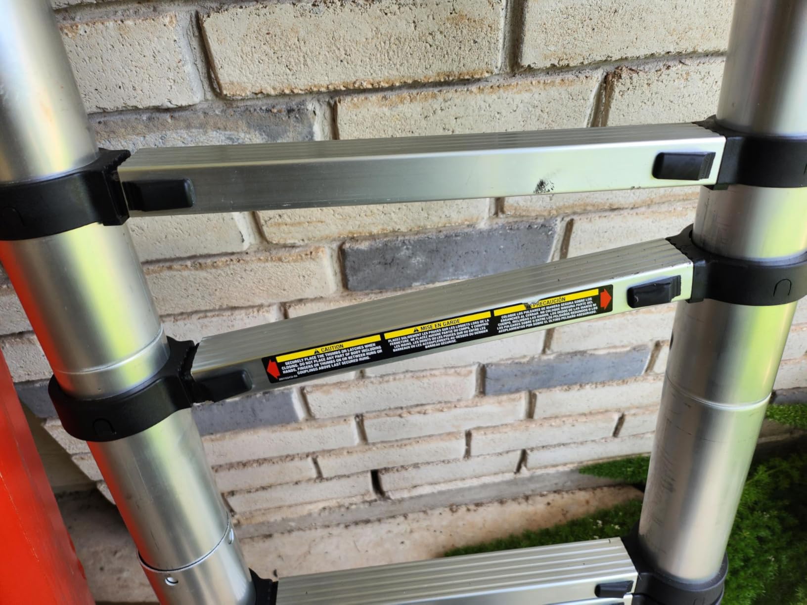 Lippert Components On-The-Go Ladder Telescoping Ladder for 5th Wheel RVs, Travel Trailers and Motorhomes | Retracts to 33.5