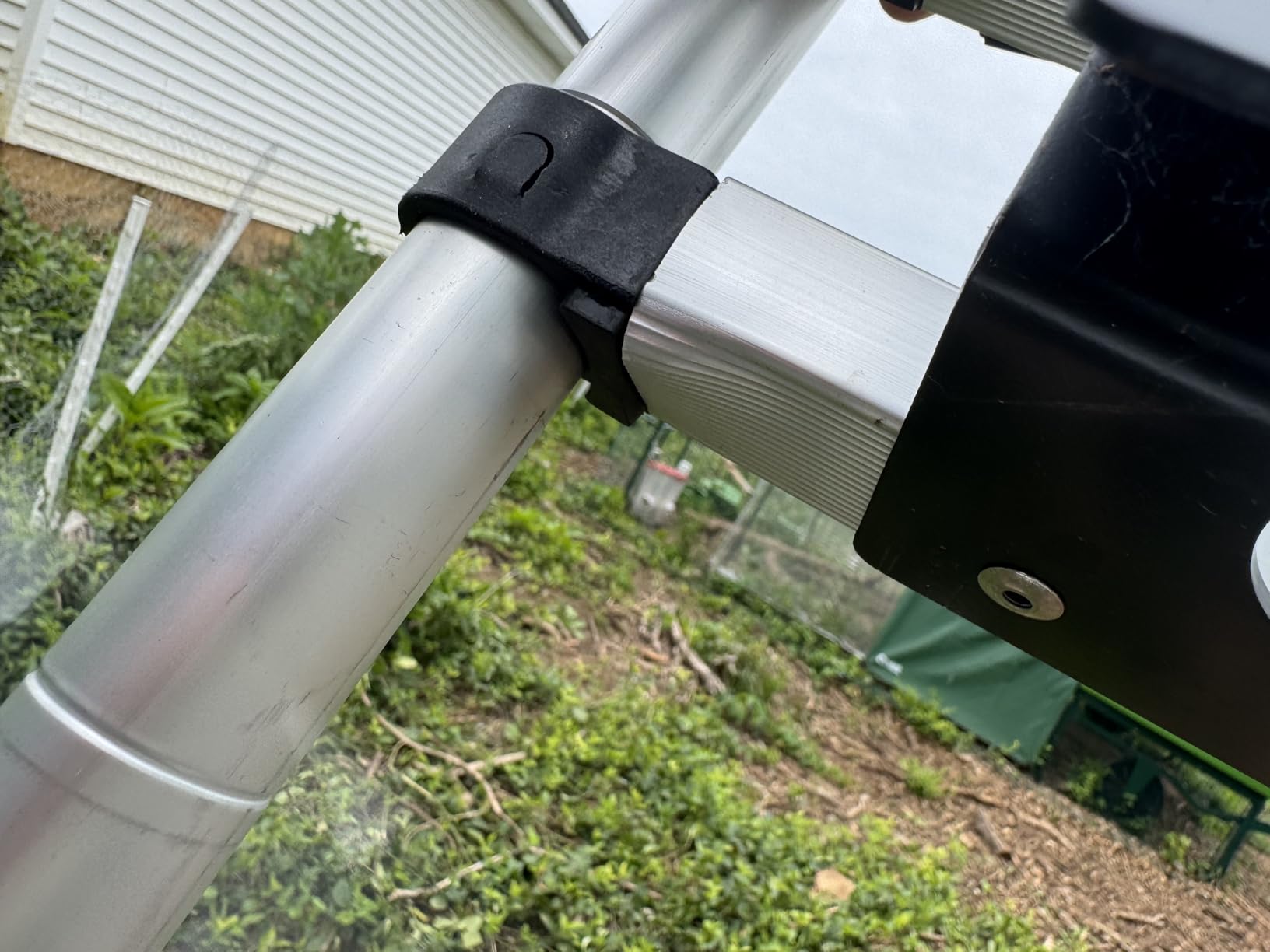 Lippert Components On-The-Go Ladder Telescoping Ladder for 5th Wheel RVs, Travel Trailers and Motorhomes | Retracts to 33.5