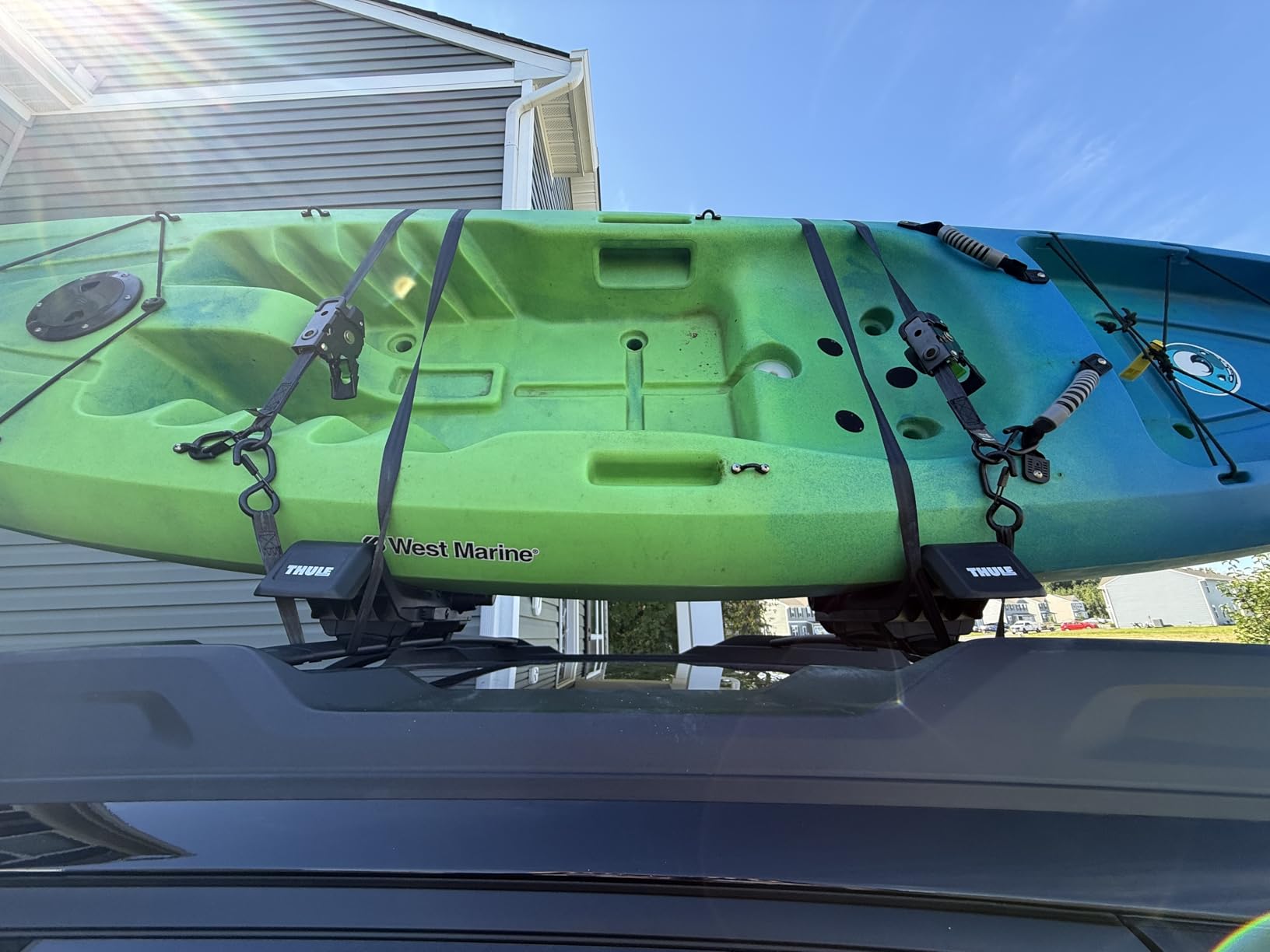 Thule Hull-a-Port XTR, Carry Up To 2 Kayaks, Folds Flat, Locks To Roof Rack customer photo 2