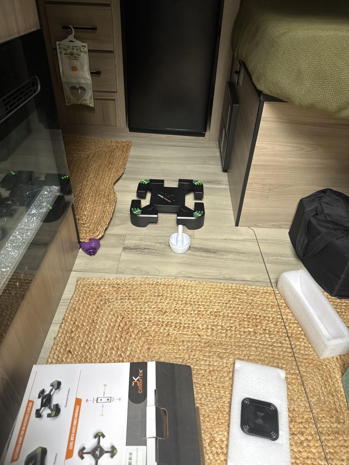 CARMTEK Level Wizard - Upgraded 2025 - Wireless RV Leveling System | Camper Leveling System with Extensible Legs for Accurate Leveling | Fast & Easy Way to Level Your RV customer photo 1