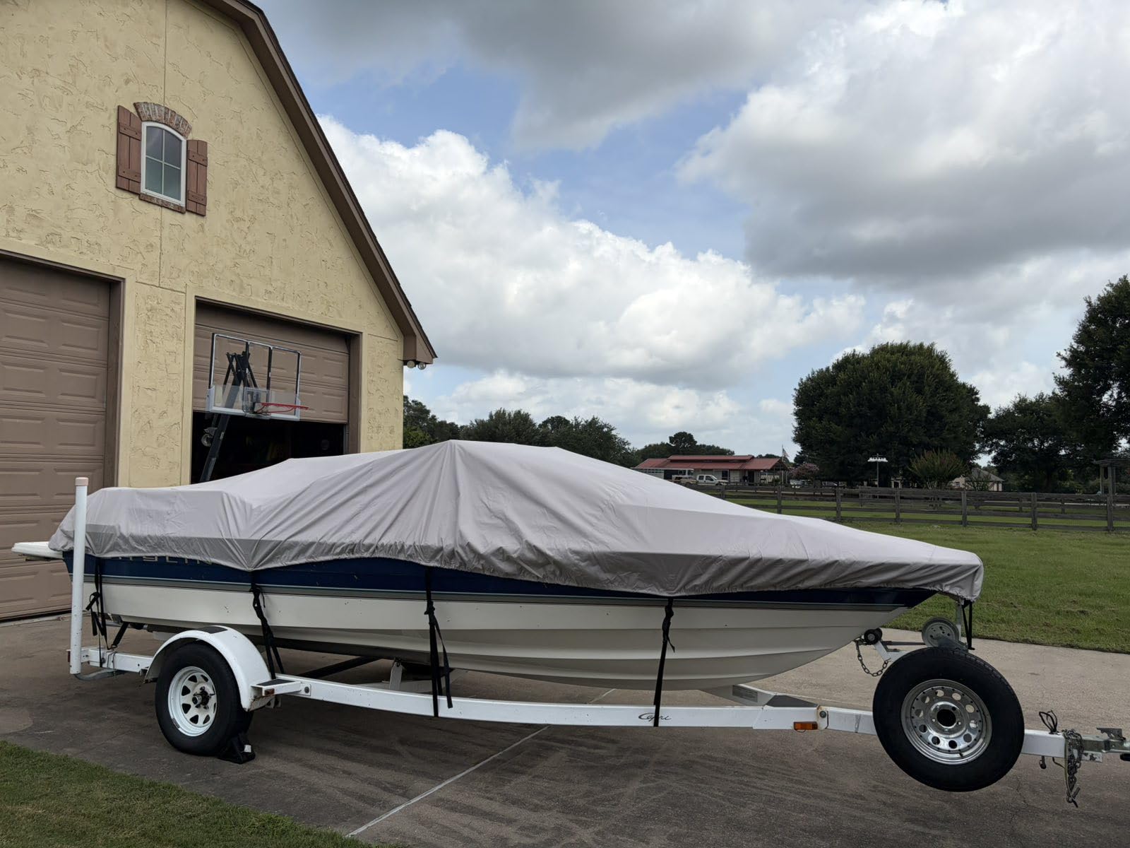 Boat Cover 16-18.5 ft, 1200D Waterproof V-Hull, Black | Fits 16 foot 17ft 18 ft Bass Tracker Boat, Heavy Duty, UV & Tear-Resistant customer photo 1