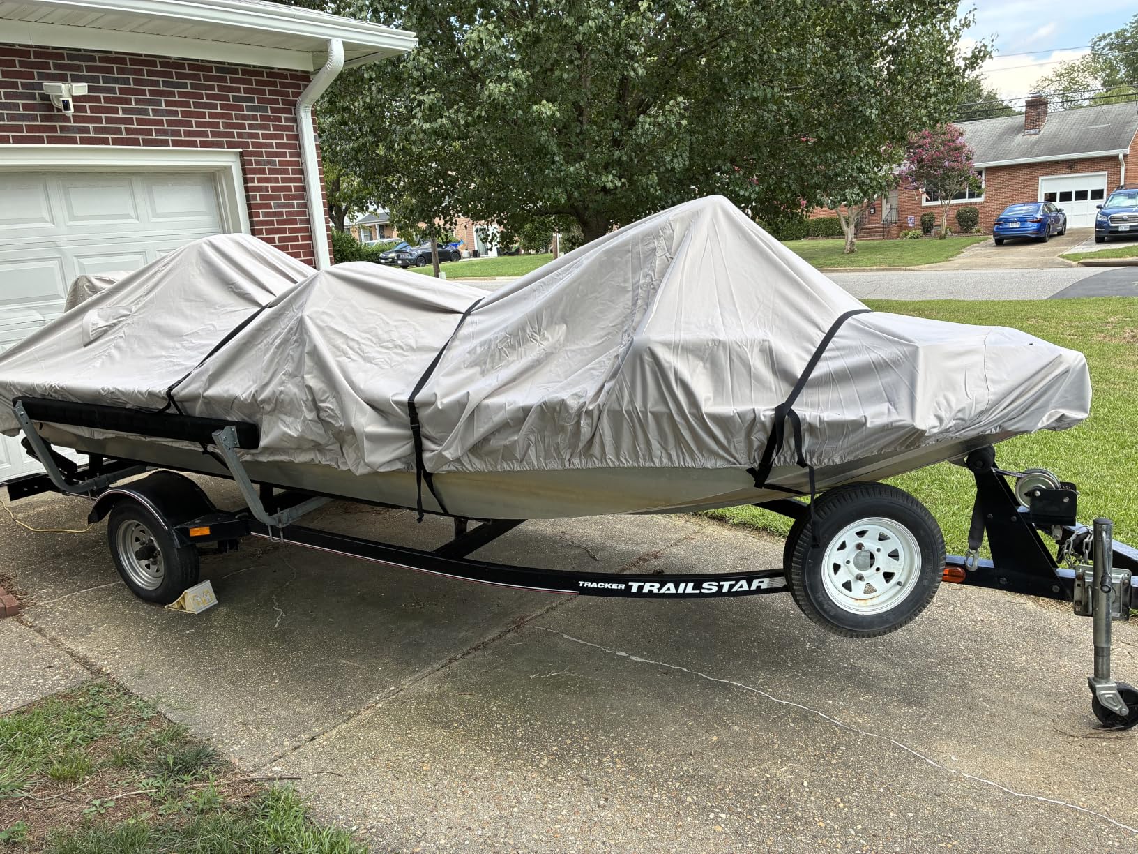 Boat Cover 16-18.5 ft, 1200D Waterproof V-Hull, Black | Fits 16 foot 17ft 18 ft Bass Tracker Boat, Heavy Duty, UV & Tear-Resistant customer photo 2