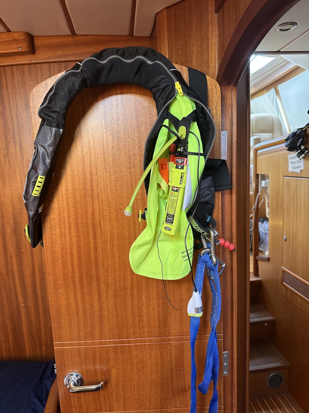 ACR RESQLINK AIS Personal Locator Beacon - SOS, GPS, Return Link Service, Mobile App and Accessory Clips (Model PLB-450) customer photo 1