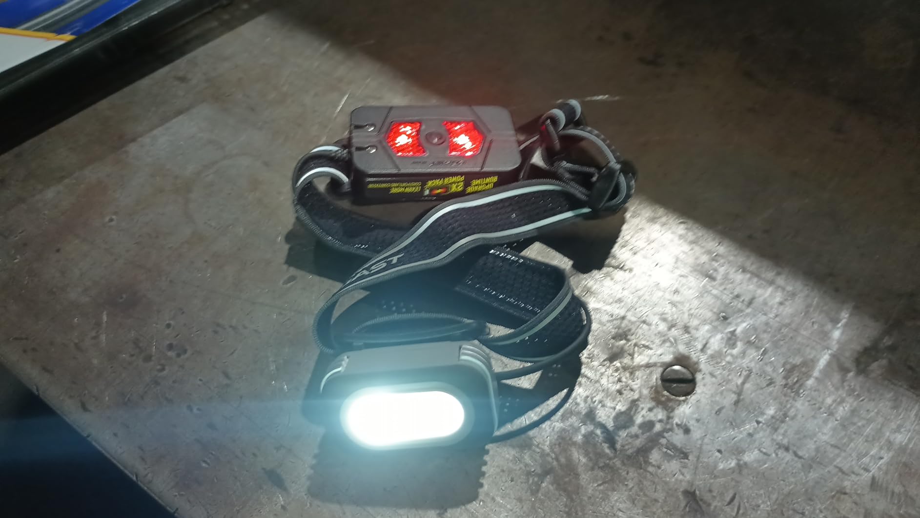 Coast RL20R 1000 Lumen Tri-Color LED Rechargeable Headlamp with Flood and Spot Beams, Variable Light Control, Fixed Focus, Ultra-Strap, Red/Green Modes customer photo 2