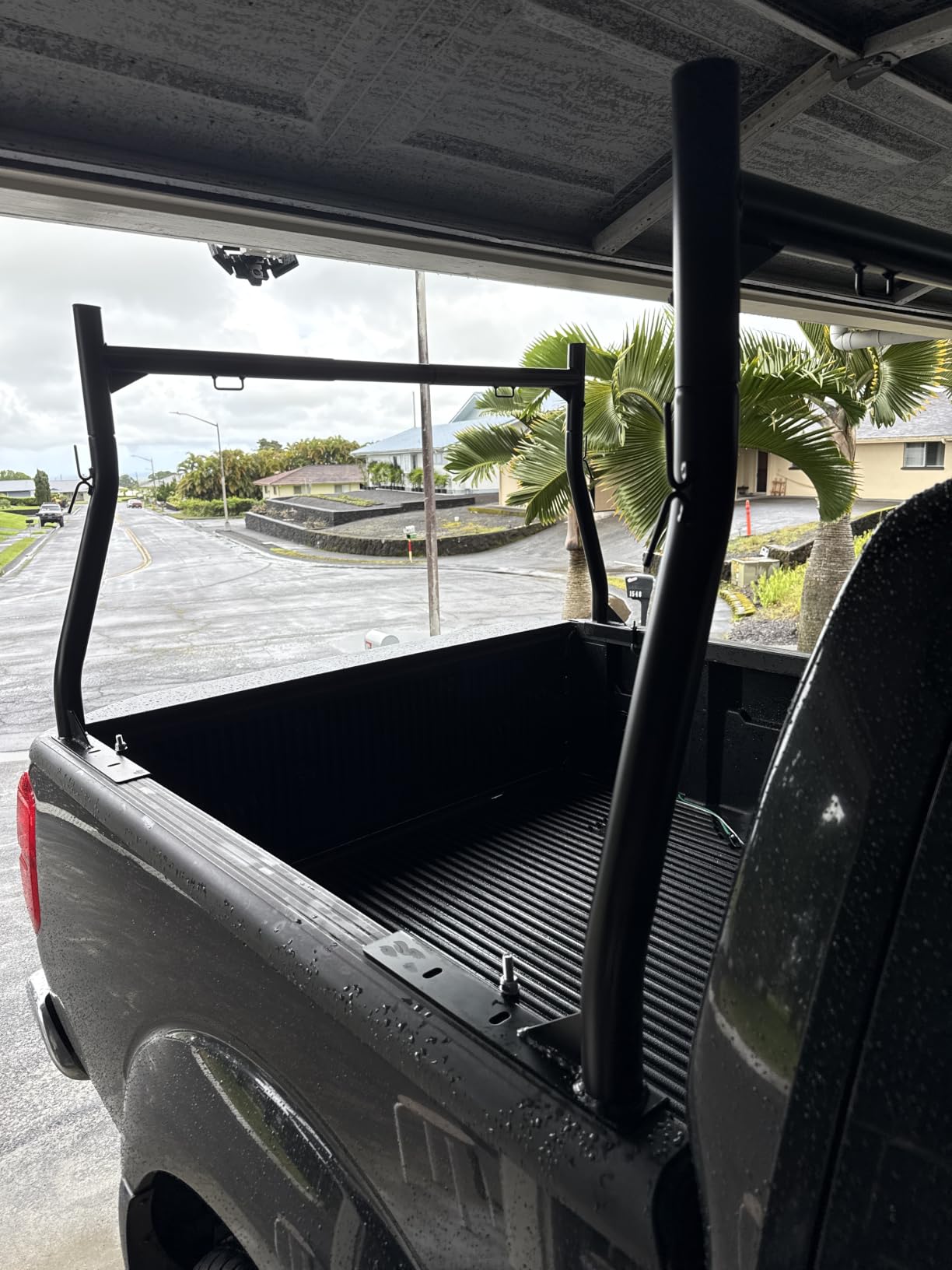 VEVOR Extendable Steel Truck Ladder Rack - 800 lbs Capacity, 46-71 inch, Non-Drilling for Kayak, Surfboard, Lumber, Ladder customer photo 1