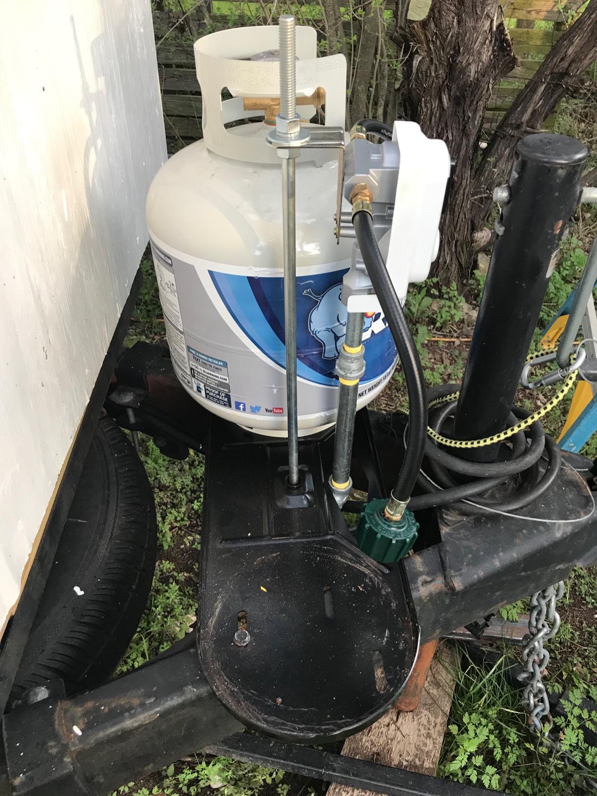 Flame King KT18ACR-2 2-Stage Auto Changeover LP Propane Gas Regulator with Two 18-inch Pigtails for RVs, Vans, Trailers customer photo 1