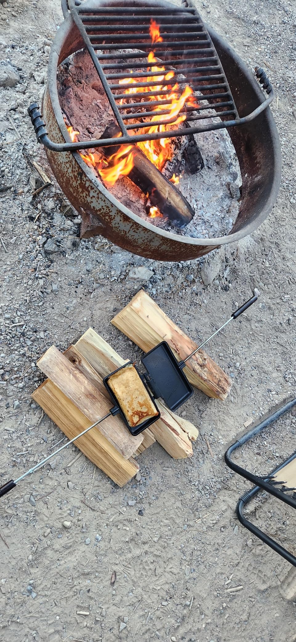 AILITOR Double Pie Iron Sandwich Maker for Camping, Cast Iron Campfire Pie Cooker, Campfire Cooking Equipment Mountain Pie Maker customer photo 1
