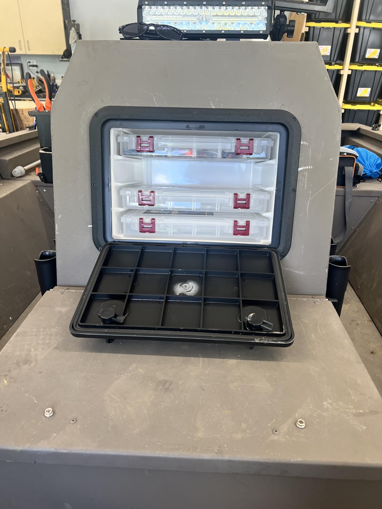 DPI Marine Tackle Center w/4 Large Trays 13