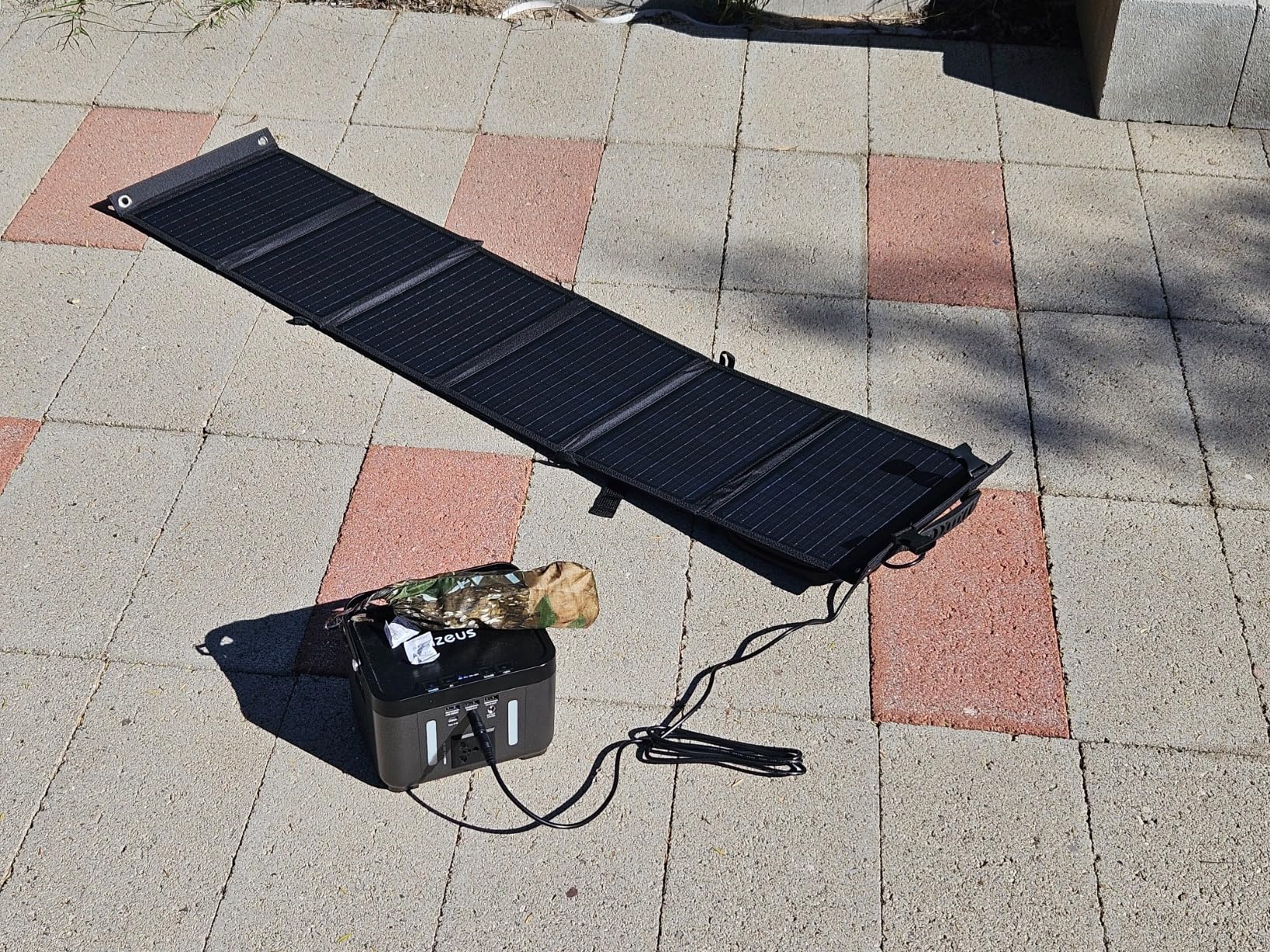 Portable Solar Panel, LUMOPAL 60W Foldable Solar Panels Folding Solar Charger with PD60W USB C QC3.0 USB A Output Waterproof for Camping Backpacking Compatible with Phone Laptop Portable Power Station customer photo 1