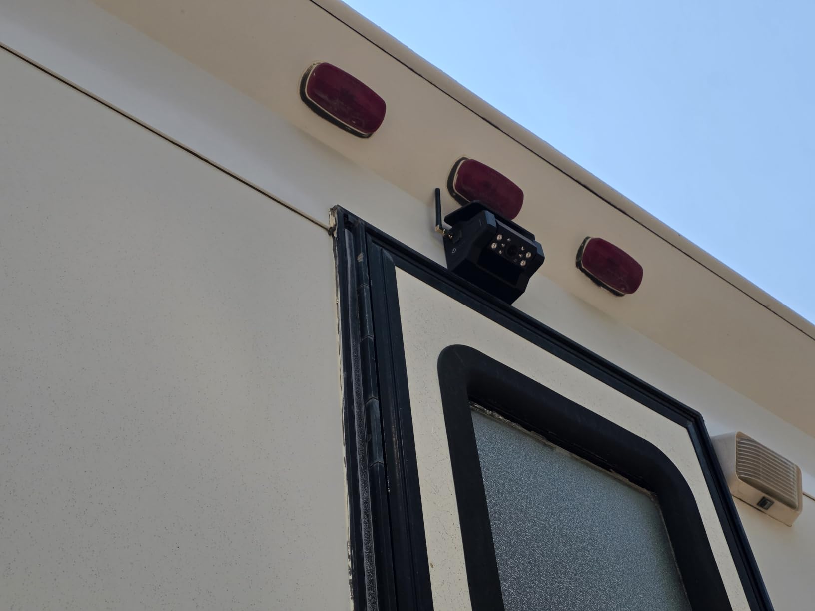 1080P HD Wireless Backup Camera: 1-Min Magnetic Easy Install No Wiring 7 Inch Anti-Glare Monitor with Clear Night Vision - 24H Long Life Solar Scratch-Proof Rear View Camera for Truck Trailer SUV Small RV customer photo 2