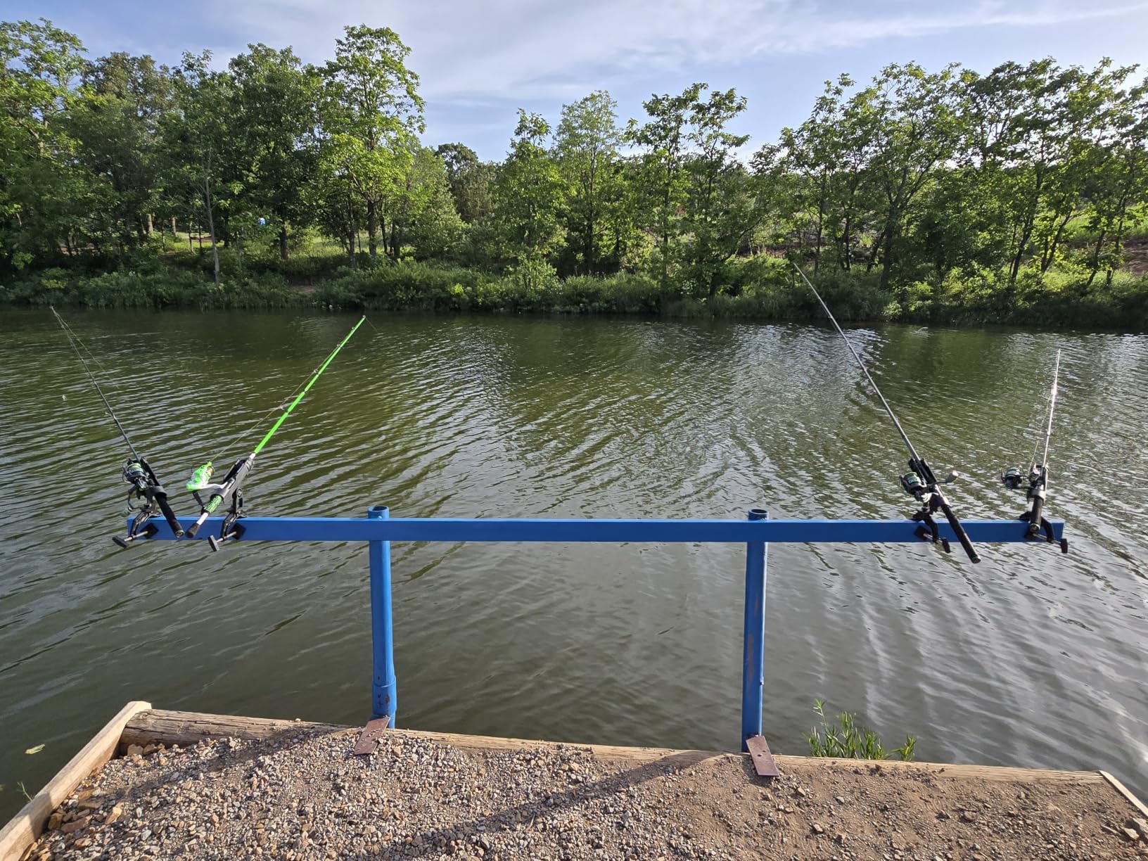PLUSINNO 1/2/4 Pack Fishing Rod Holders for Boat, Fishing Rod Holder with Enlarge Clamp, Innovative Dual-V Shaped Design, Fit Round/Square Tube Boat Fishing, Fishing Gear, Fishing Gifts for Men customer photo 1