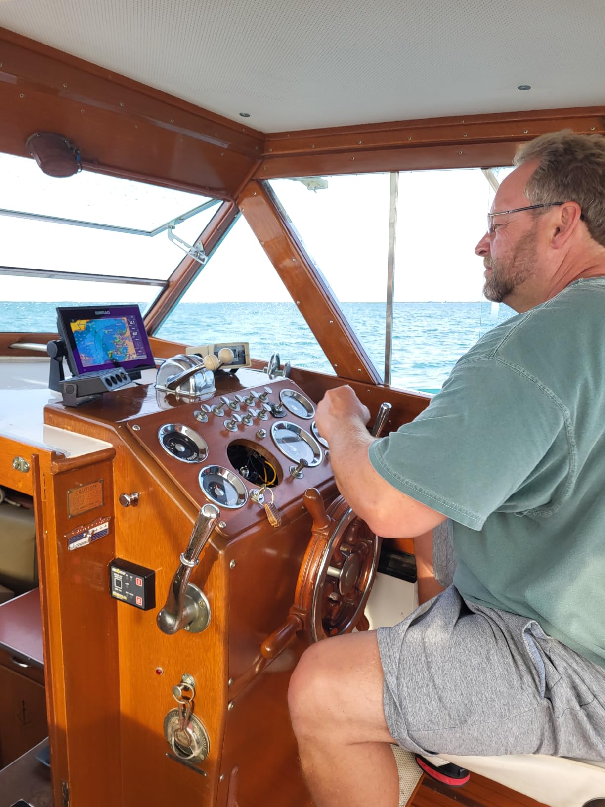 Simrad GO Chartplotter and Fish Finder with Transducer, Preloaded C-MAP Discover Chart Card customer photo 1