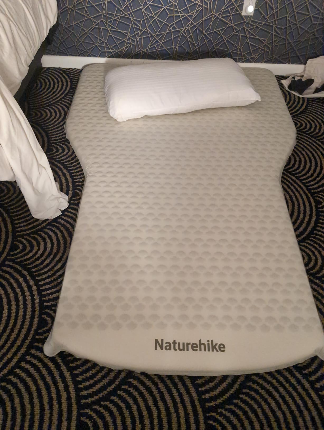 Naturehike 2.56'' Thickened TPU Car Mattress for SUV Camping, Self Inflating Sleeping Pad Memory Foam Car Air Mattress Queen for Outdoors, Travel, Home customer photo 1
