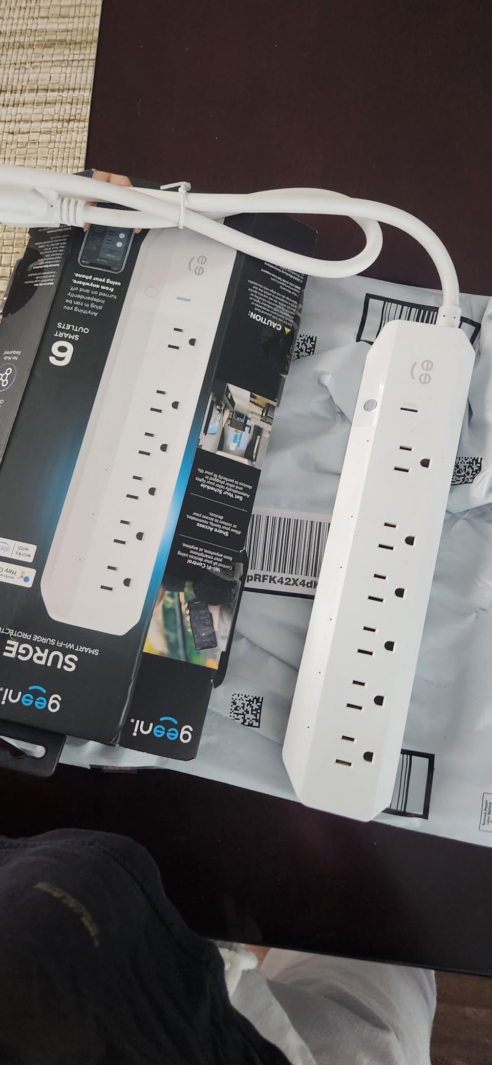 Geeni Smart Surge Protector Power Strip with 4 Smart Outlets, 2 USB Ports (USB-A & USB-C), Surge Protection, Wi-Fi & App Control, Compatible with Alexa & Google Assistant, Smart Power Strip customer photo 1