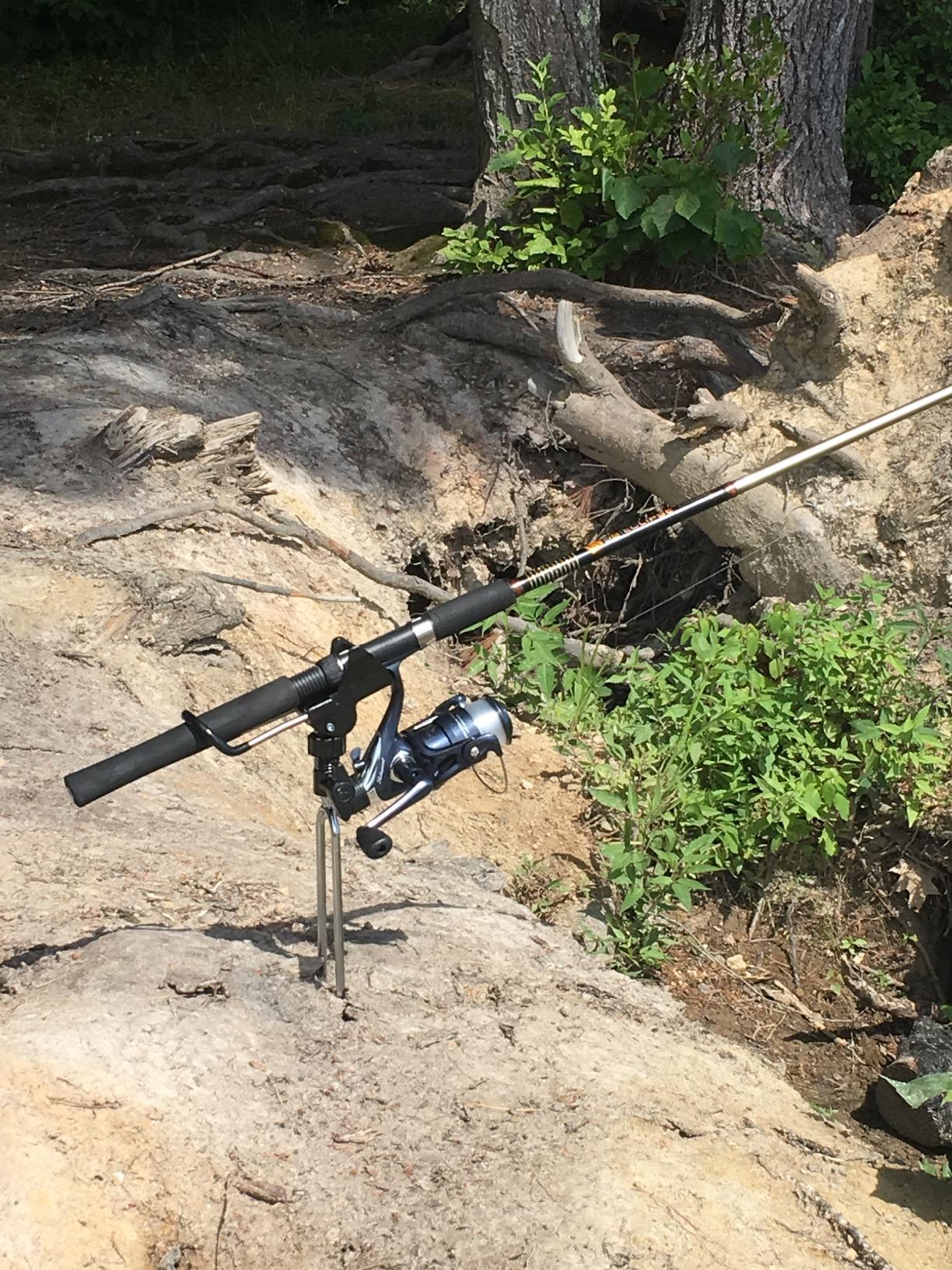 Aluminum Bank Fishing Rod Holder with 10 Fishing Bells | Heavy Duty Ground Spike Fish Pole Stand Rack for Shore, Surf, Beach Fishing - Great Fathers Day Gift for Men customer photo 1