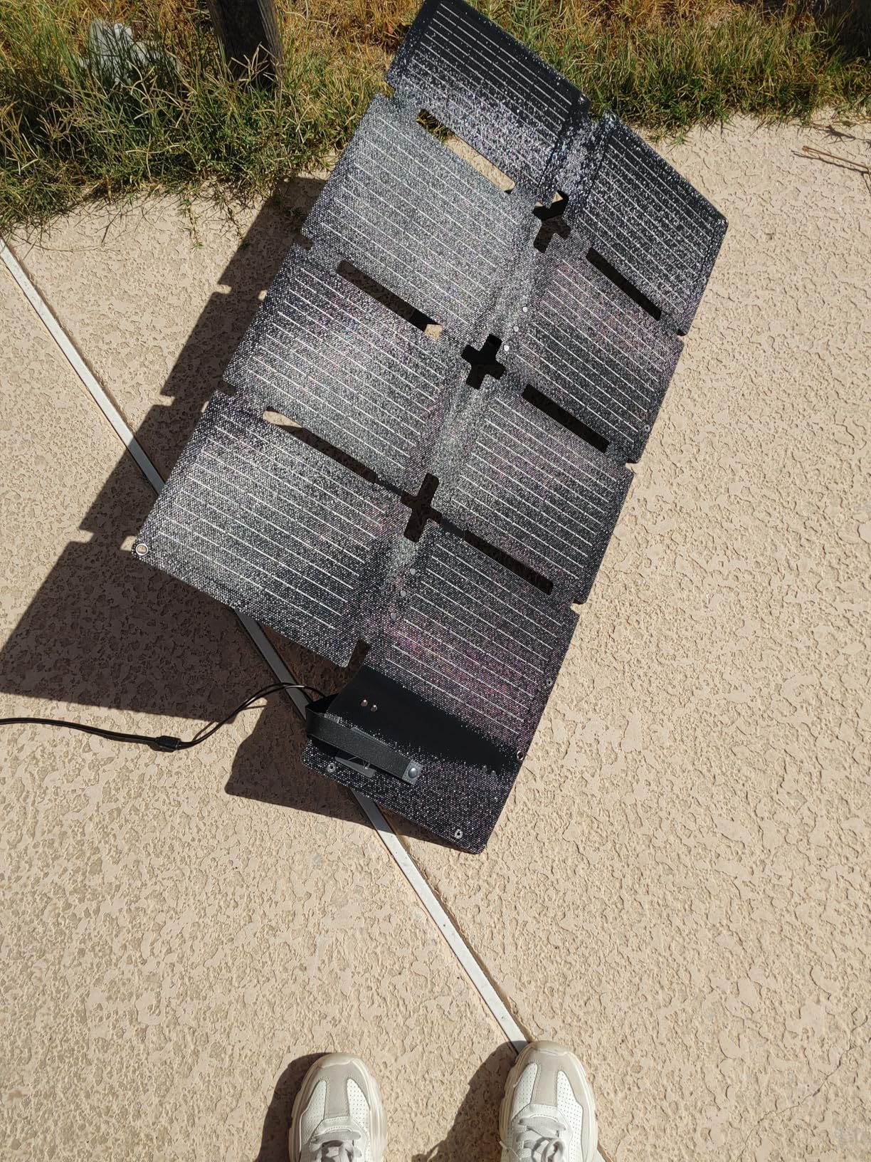 Anker SOLIX C300 Portable Power Station with 60W Solar Panel, 288Wh, 300W | LiFePO4 Battery, 300W (Peak 600W), 140W Two-Way Fast Charging, Solar Panel-Ready, for Outdoor and Emergency Use customer photo 1