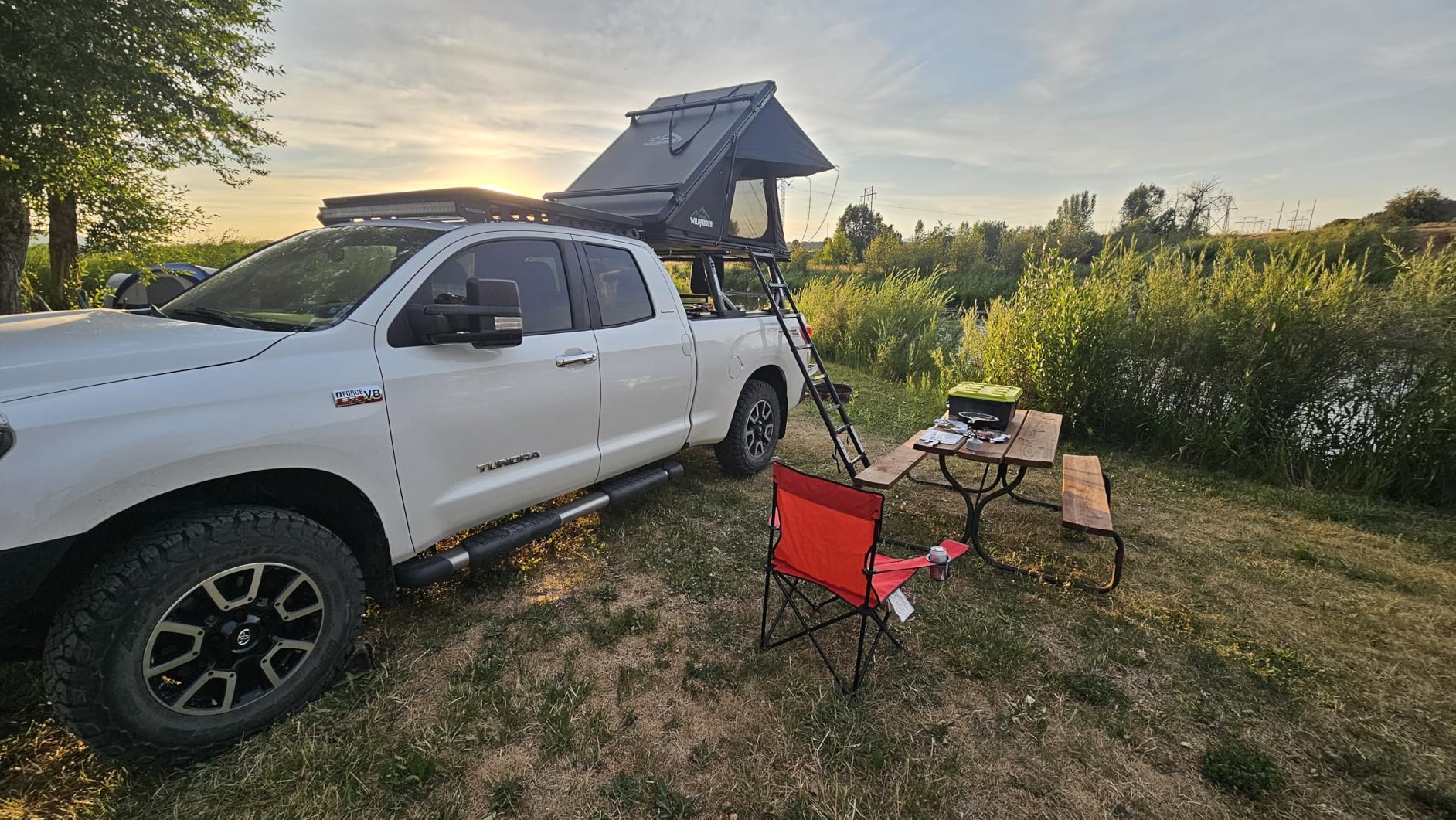 WildFinder Rooftop Tent Hard Shell Roof Top Tent Hardshell Suitable for Jeep SUV Truck Van,Camping Car Roof for 2-3 Person customer photo 1