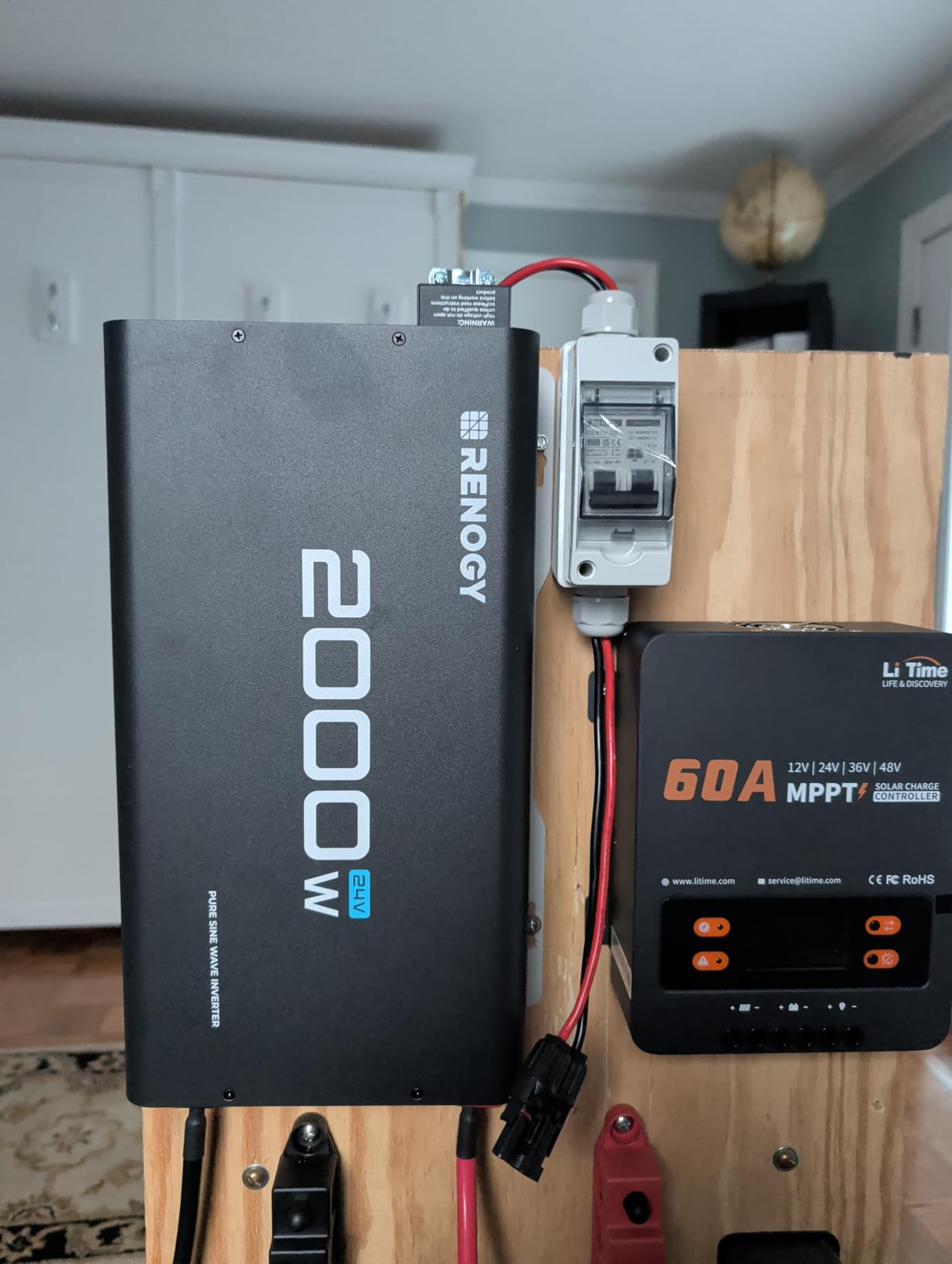Renogy 2000W Pure Sine Wave Inverter 24V DC to 120V AC for RV Truck Home | 92% Energy Efficiency, Off-Grid Solar Power Inverters for Vehicles with 2 GFCI AC Outputs, Remote Control, 4000W Peak Power customer photo 2