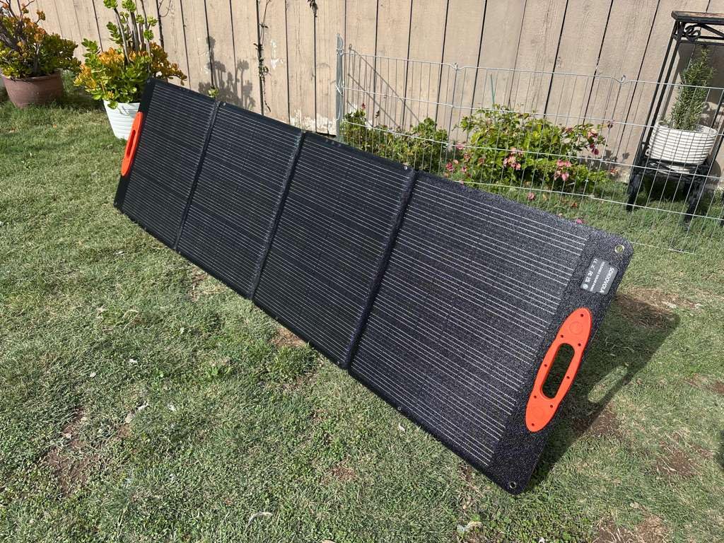SOKIOVOLA N-Type 16BB 200W Portable Solar Panel for EF/Jackery/Bluetti/Anker Power Station Foldable Solar Panel 25% High Efficiency IP68 Waterproof for Outdoor Trip RV Camping Blackout Off Grid customer photo 2