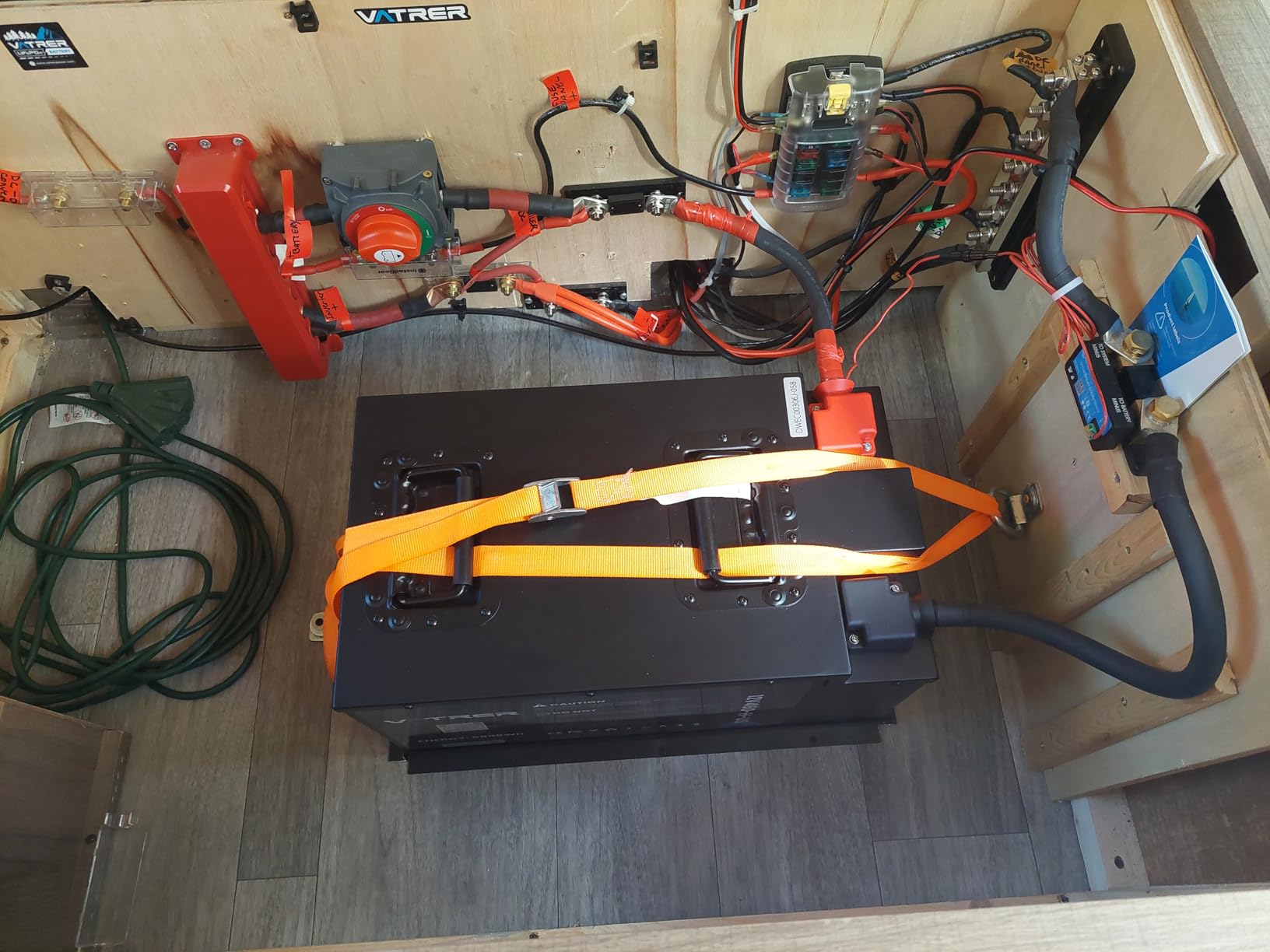 VATRER POWER 12.8V 460Ah Self-Heating LiFePO4 RV Battery, APP Monitoring, Built-in 300A BMS, Max. 3840W Load Power, 5880Wh Usable Energy, 5000+ Cycles Lithium Battery, Perfect for RV, Motorhomes customer photo 2