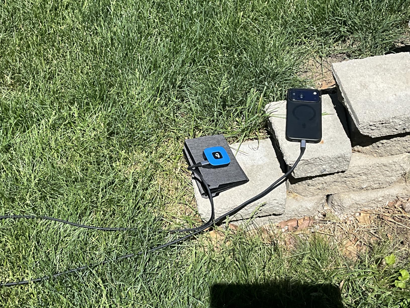 [Upgraded] BigBlue Ultra-Light Portable 25W Solar Panel Charger with USB-A and USB-C Ports, 0.84 lbs Pocket-Size IP68 Waterproof, Folded Solar Panel Compatible with Cellphone,Power Bank,Camping Light customer photo 1