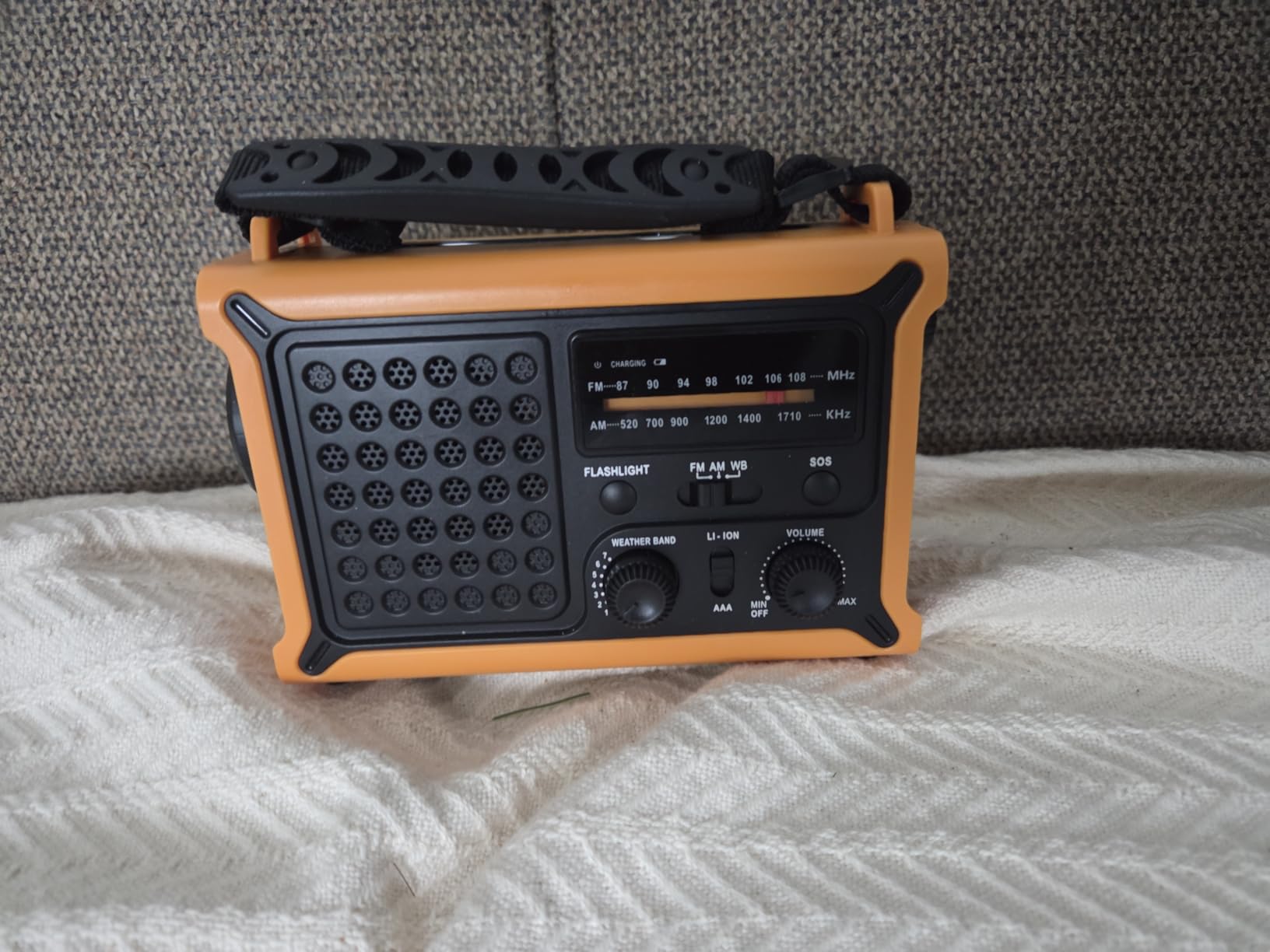 12000mAh Emergency Weather Radio, AM/FM/NOAA Solar Hand Crank Radio with 2X Panel, USB & USB-C Charging, LED Flashlight, Reading Light & SOS customer photo 1