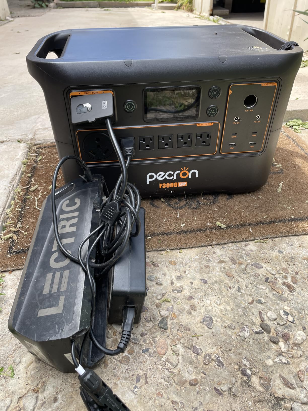 PECRON Portable Power Station F3000LFP, 3072Wh Solar Generator, 3600W LiFePO4 Battery Home Backup, Fast Charging Power Station Expand Capacity to 10752Wh, Solar Generators for Home Use, Camping, RV customer photo 2