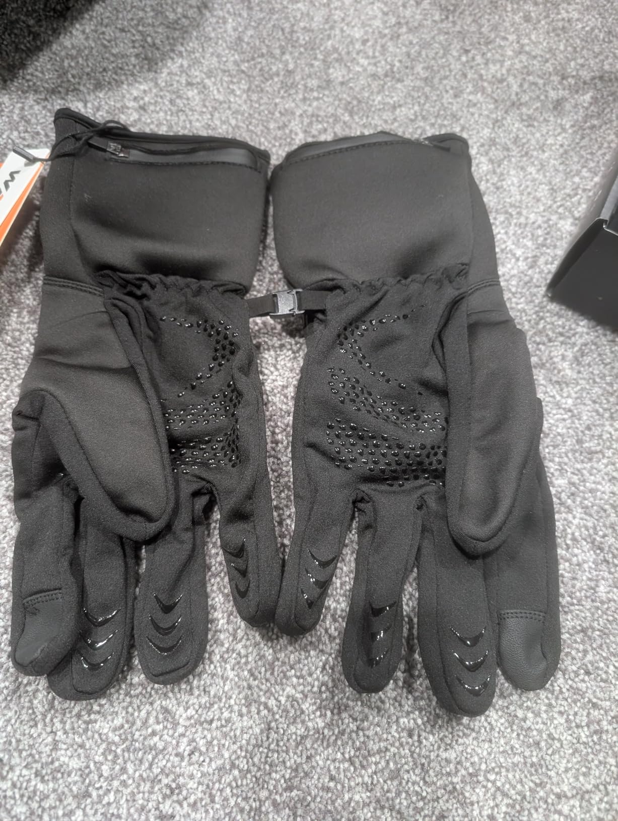 WASOTO Heated Glove Liners for Men Women 7.4V Battery 22.2WH Thin Gloves Electric Rechargeable Touchscreen Heated Work Gloves for Camping Hunting Fishing Hiking Running Driving Arthritis Raynaud customer photo 2