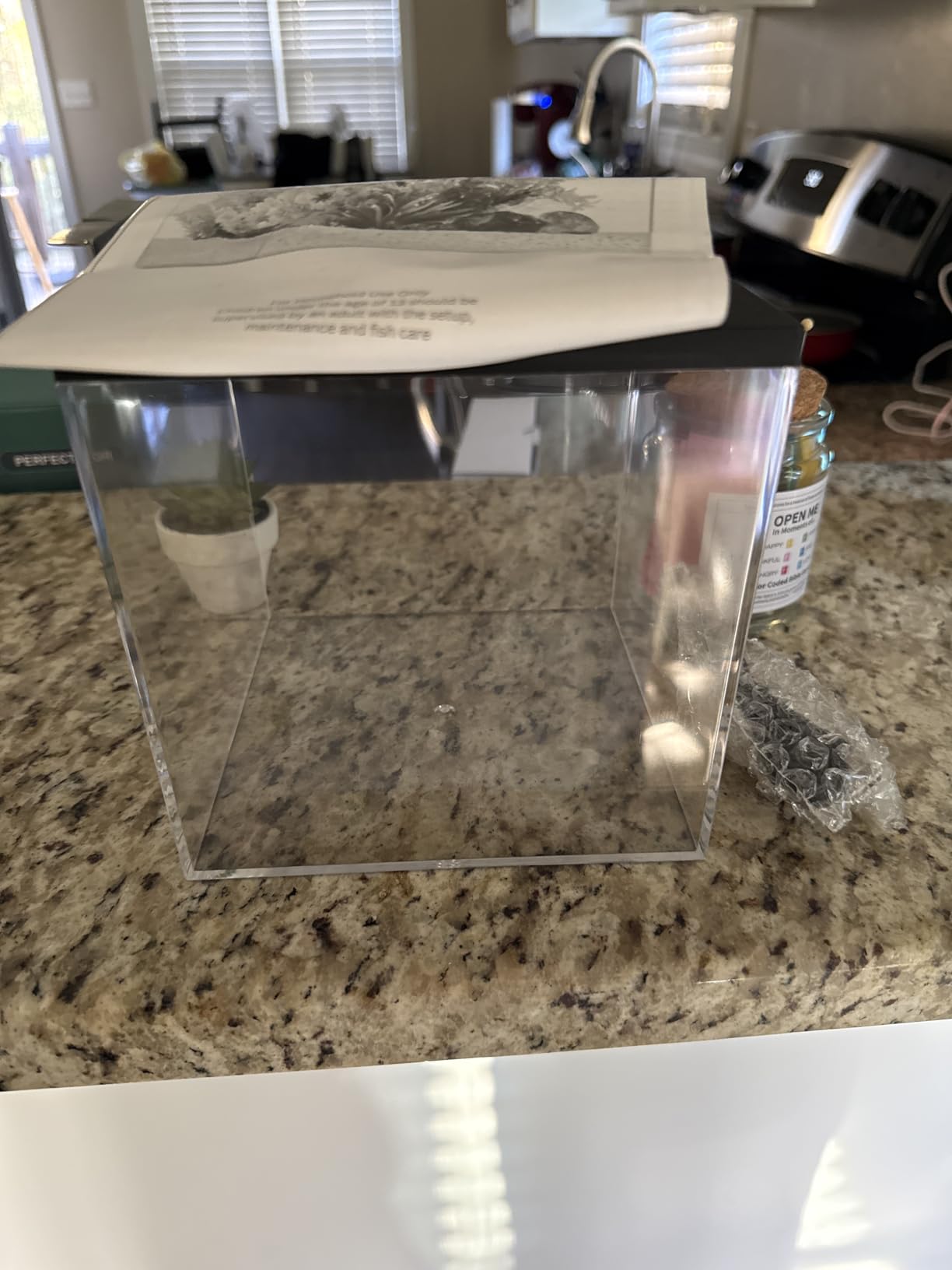 0.8-Gallon Cube Small Fish Tank, Shatterproof Plastic Fish Tank with LED Lighting, Temporary Fish Bowl for Fry, Isolation, Education & Decoration customer photo 1