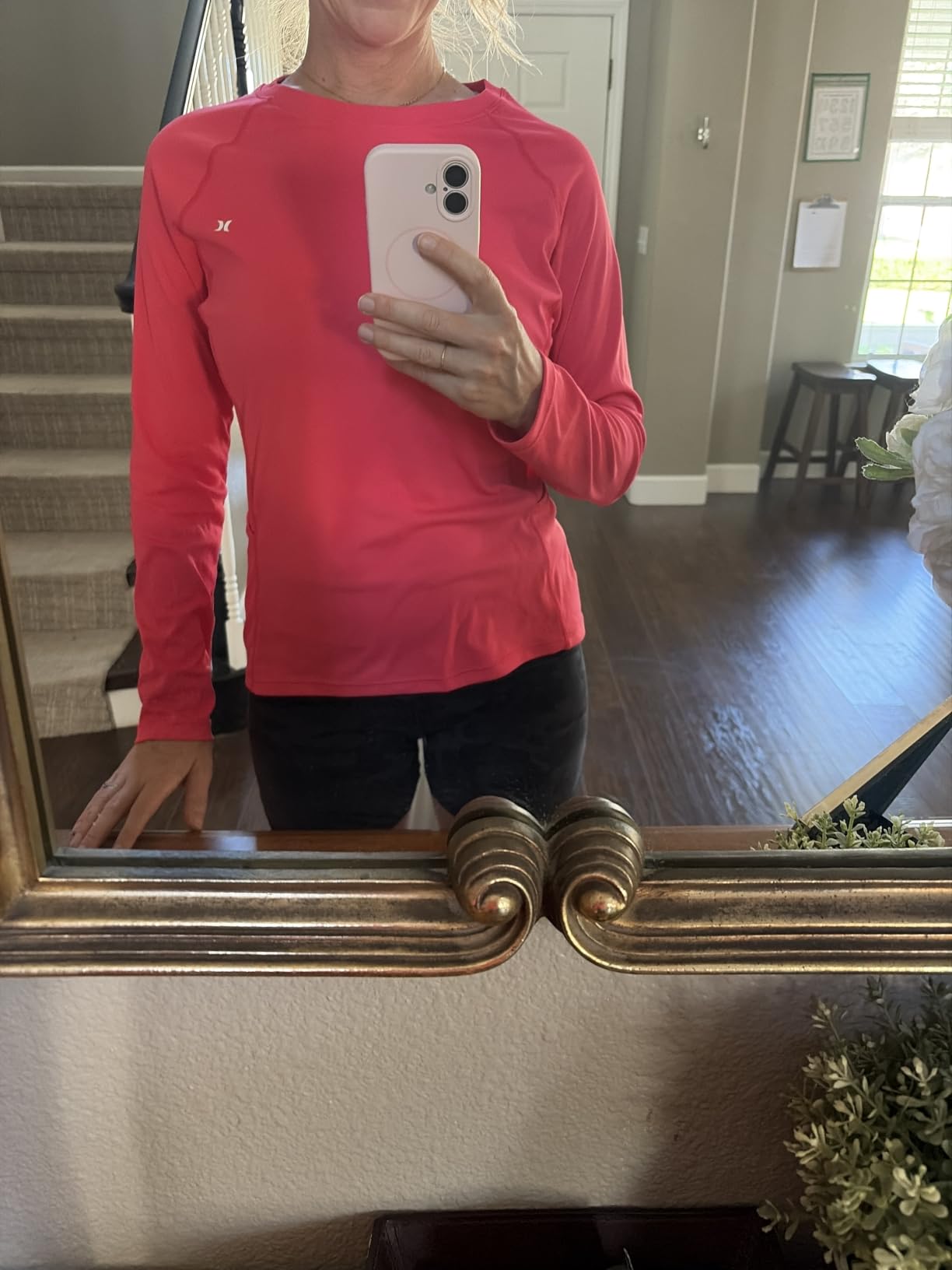 Hurley Women's Long Sleeve Rash Guard with Pockets, SPF 50+ Sun Shirt | UPF 50+ Sun & UV Protection, Side Pockets, Stretch Fit, Quick-Dry Comfort, Lightweight, Breathable, Active Workout Top customer photo 1