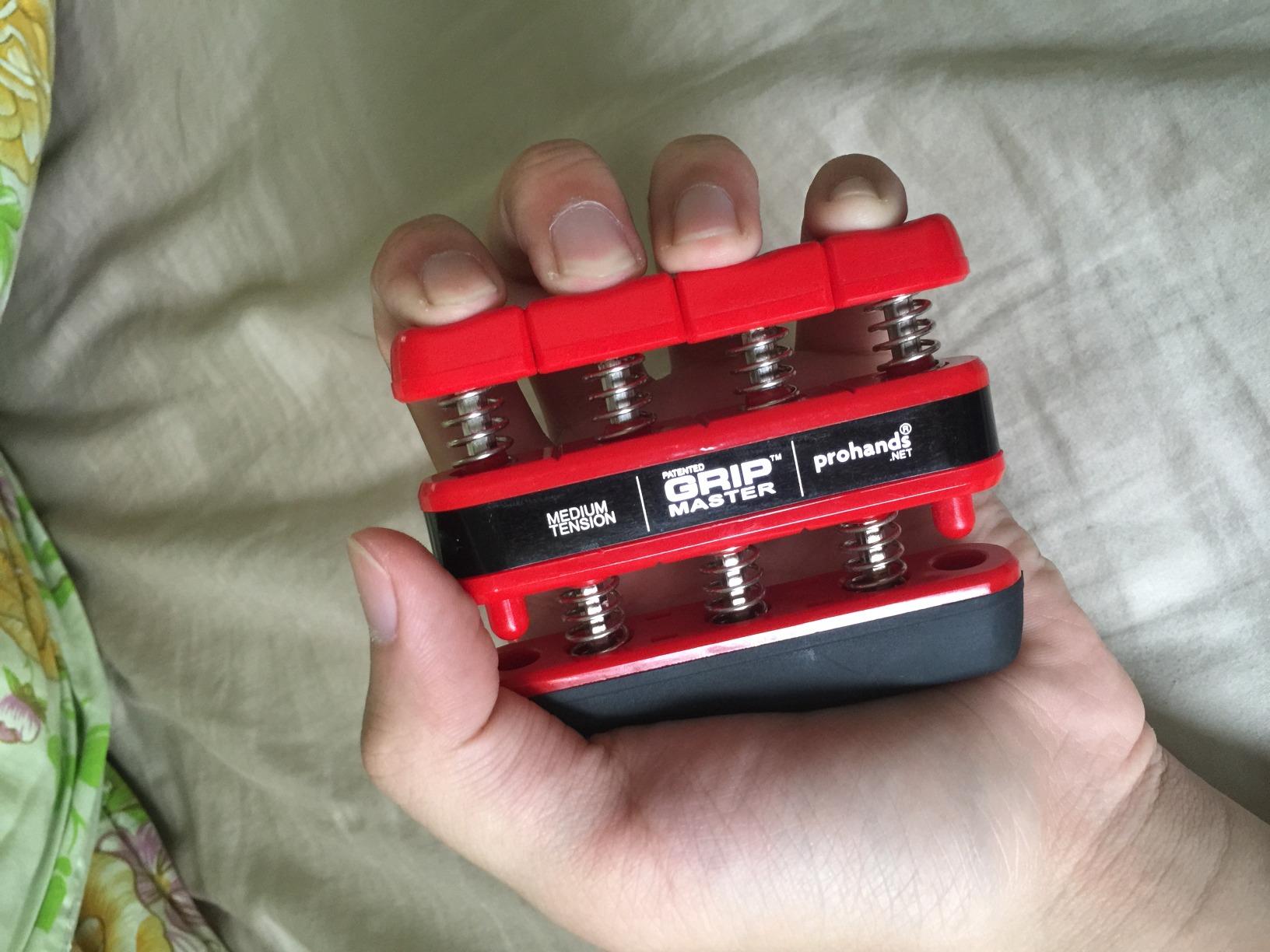 Prohands Gripmaster Hand Exerciser, Finger Exerciser (Hand Grip Strengthener), Spring-Loaded, Finger-Piston System, Isolate & Exercise Each Finger customer photo 2