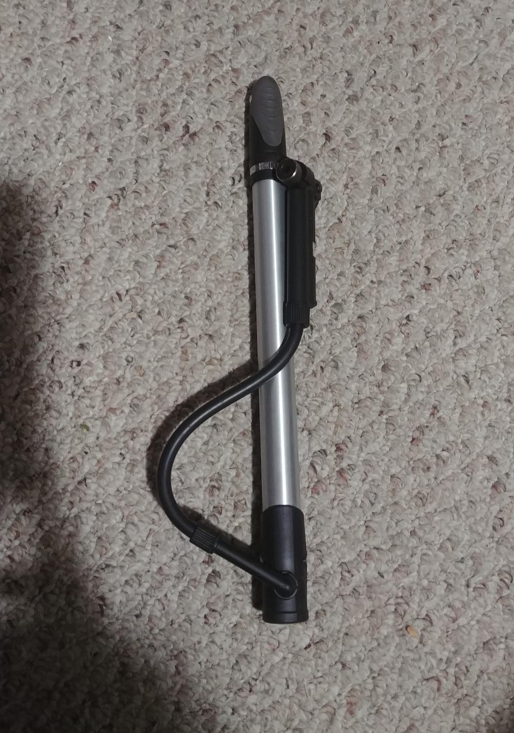 Topeak Road Morph Bike Pump - Portable Mini Floor Pump with Gauge, Fits Presta, Schrader & Dunlop Valves, 140 PSI Max, Aluminum Barrel, Fold-Out Foot Pad, Flexible Hose & Mount Bracket, Lightweight customer photo 1