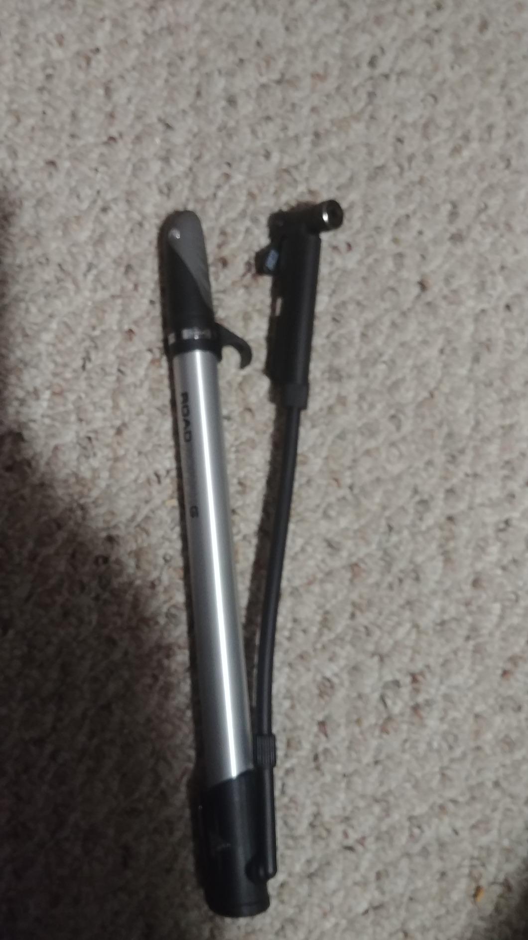 Topeak Road Morph Bike Pump - Portable Mini Floor Pump with Gauge, Fits Presta, Schrader & Dunlop Valves, 140 PSI Max, Aluminum Barrel, Fold-Out Foot Pad, Flexible Hose & Mount Bracket, Lightweight customer photo 2