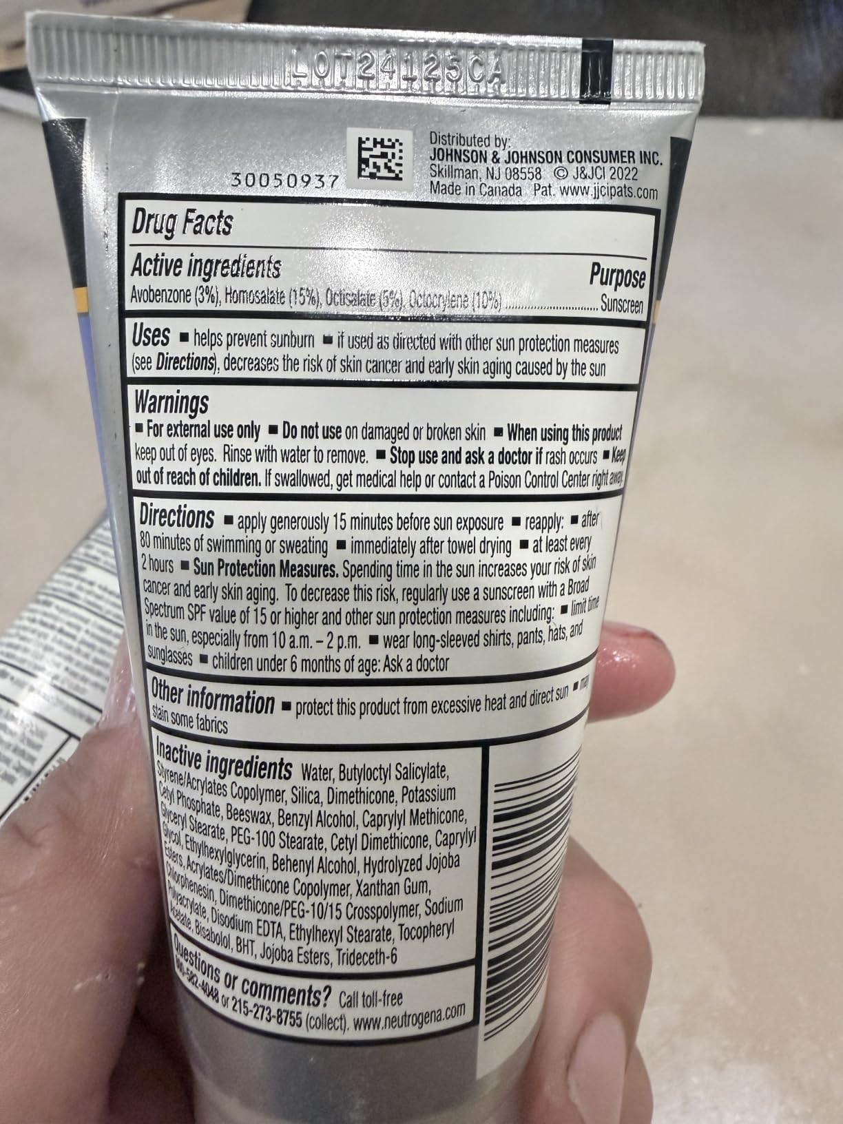 Neutrogena Sport Face Sunscreen Lotion SPF 70+, 2.5 fl. oz | Sweat- and Water-Resistant, Broad Spectrum UVA/UVB Protection, Oxybenzone-Free, Good for Active Lifestyles customer photo 2
