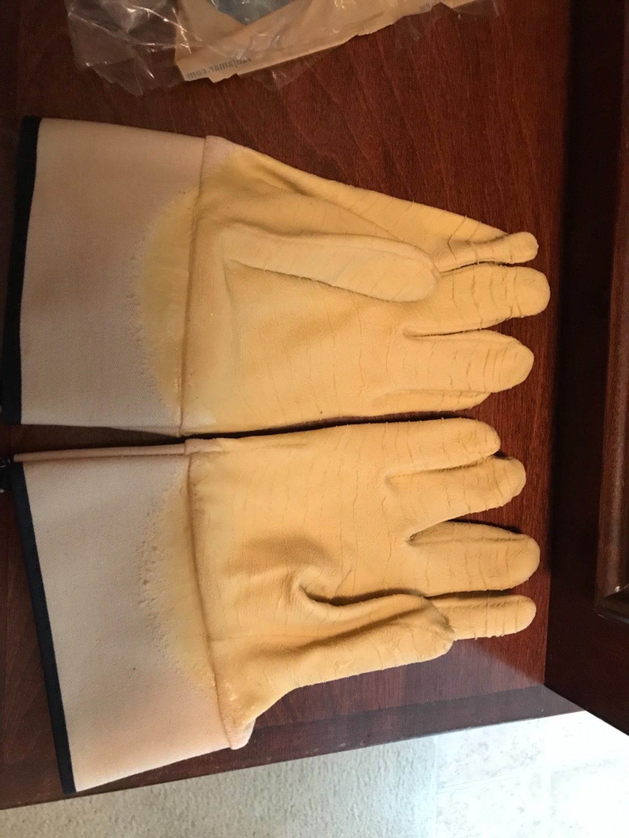 San Jamar 1000 Rubber Oyster Shucking Glove with Cotton Lining (Pack of 2), Yellow customer photo 1