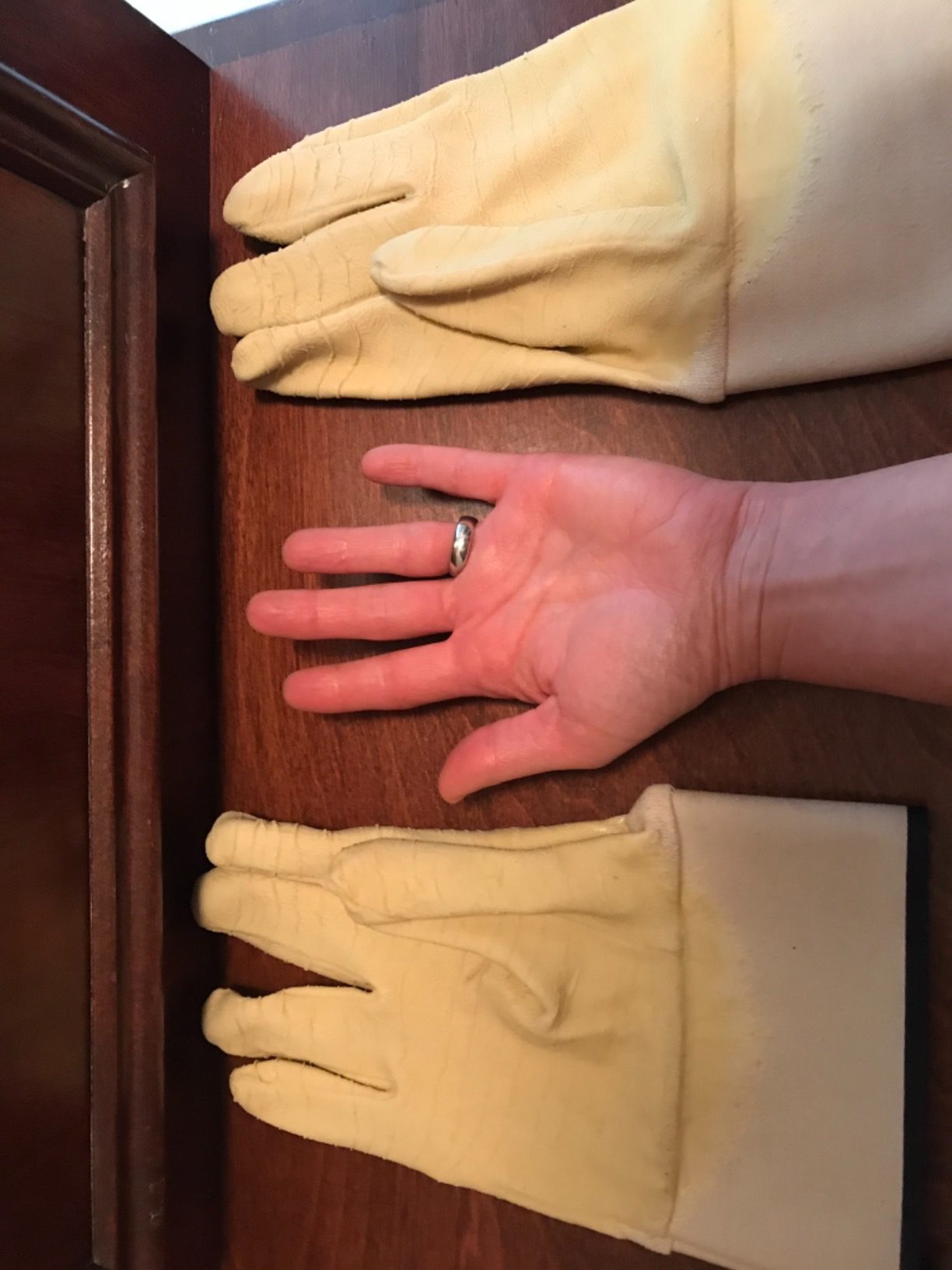 San Jamar 1000 Rubber Oyster Shucking Glove with Cotton Lining (Pack of 2), Yellow customer photo 2