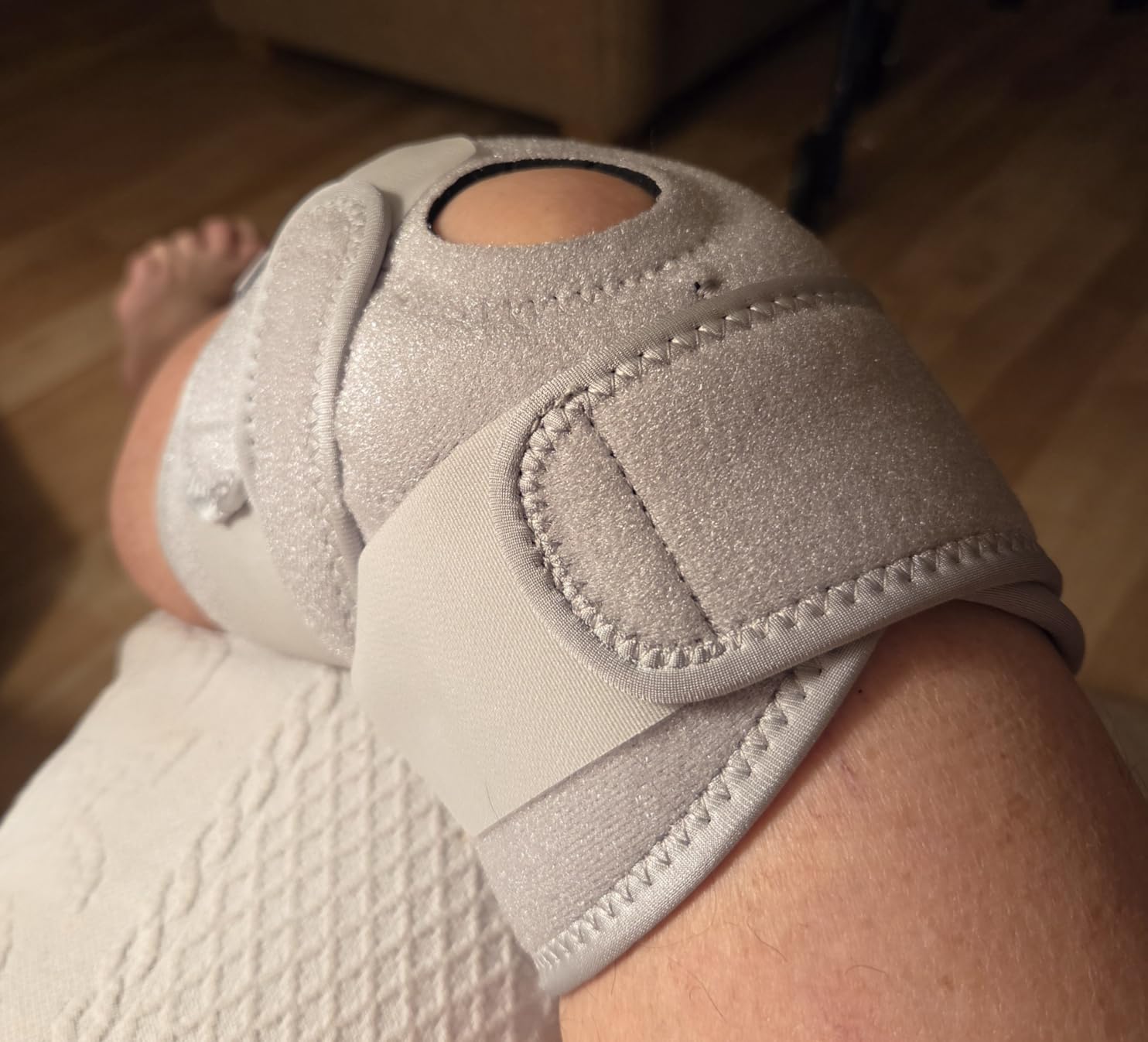 Knee Support Brace for Men Women, Adjustable Compression Sleeve Wrap Patellar Pad Tendon - Arthritis Pain, meniscus tear, Injury Recovery, Running, Workout, KS10 customer photo 1