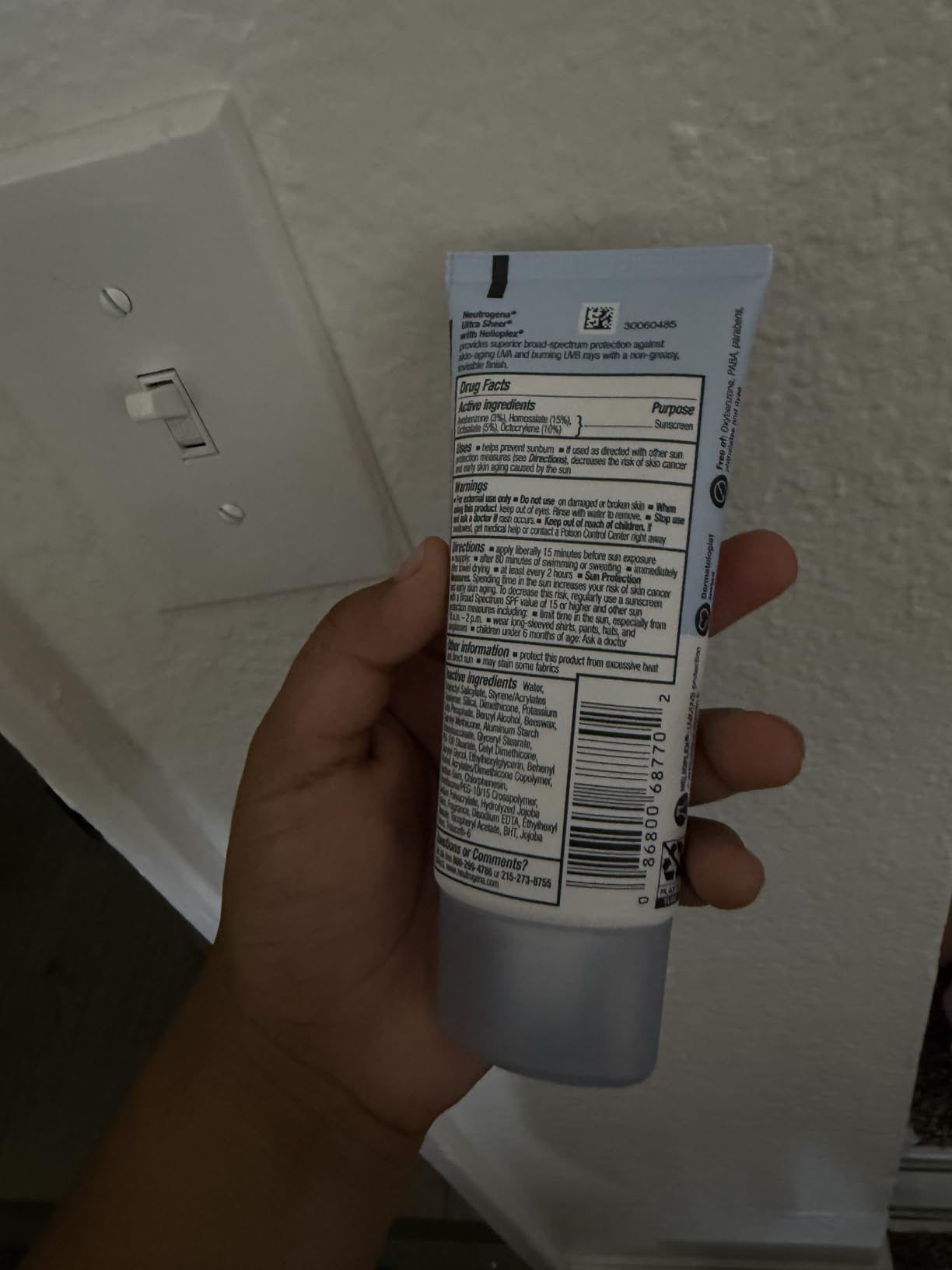 Neutrogena Ultra Sheer Dry Touch Sunscreen Lotion, SPF 70, 3 fl. oz | Broad Spectrum for UVA/UVB Protection, Lightweight, Water-Resistant up to 80 Minutes, Oxybenzone-Free customer photo 1