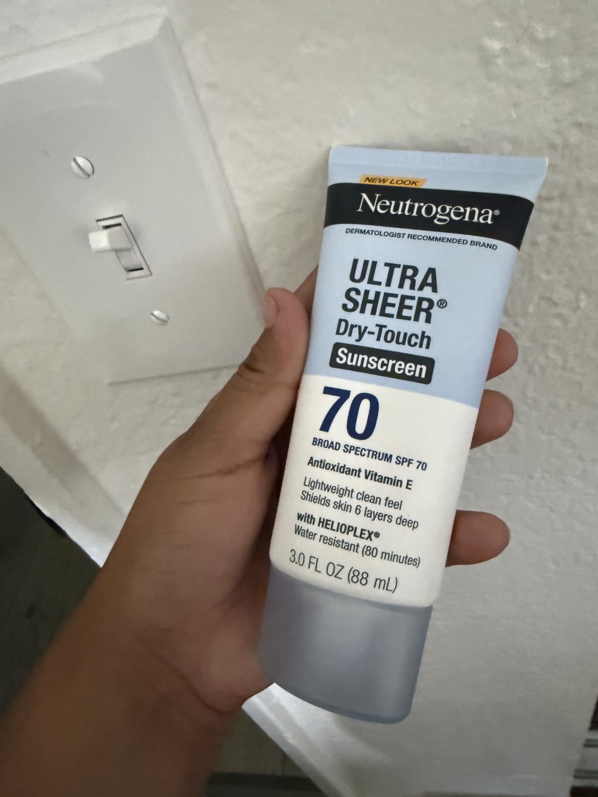 Neutrogena Ultra Sheer Dry Touch Sunscreen Lotion, SPF 70, 3 fl. oz | Broad Spectrum for UVA/UVB Protection, Lightweight, Water-Resistant up to 80 Minutes, Oxybenzone-Free customer photo 2