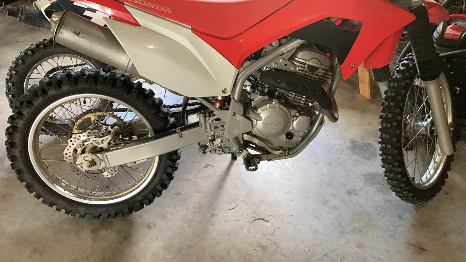 Kenda K760 Dual/Enduro Rear Motorcycle Bias Tire - 100/100-18 59C customer photo 1
