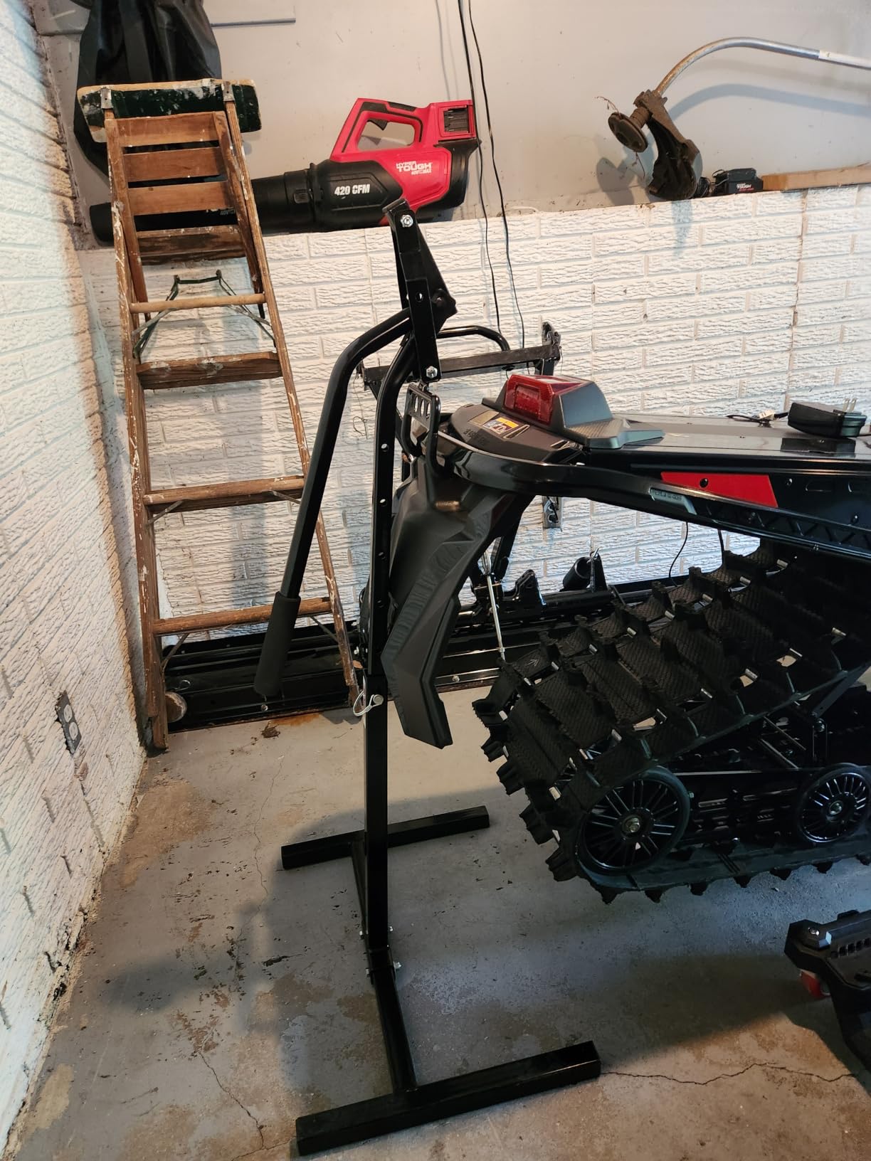 Extreme Max 5001.5037 PRO Series Snowmobile Lever Lift Stand - 33