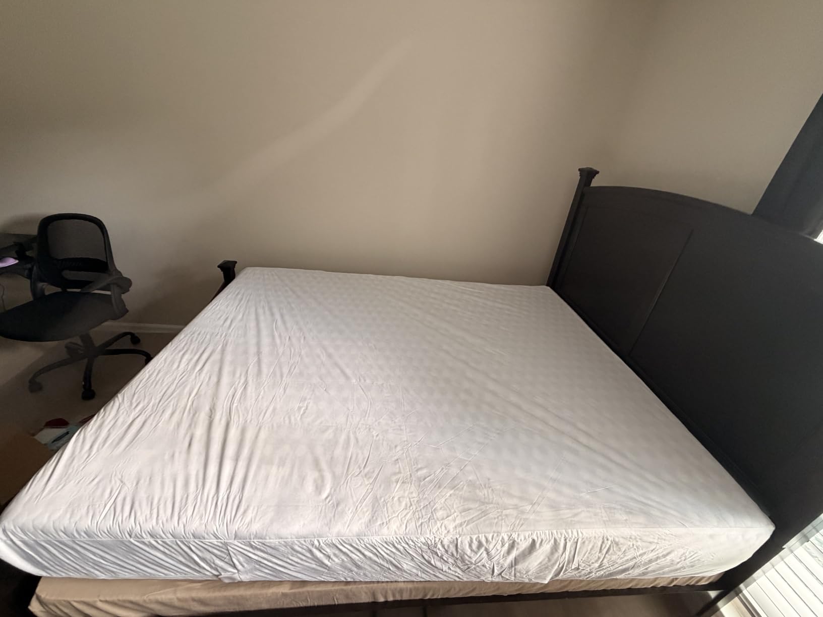 Utopia Bedding Queen Size Mattress Protector Zippered, 100% Waterproof | Bed Bug and Dust Mite Proof Mattress Encasement, Absorbent 6 Sided Mattress Cover fits up to 15