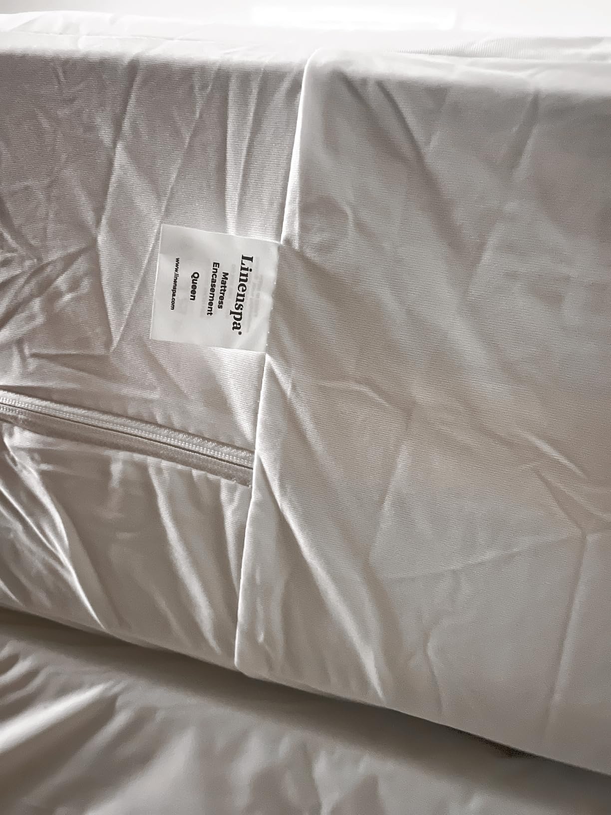 Linenspa Encasement Waterproof Mattress Protector - Zippered 360°, Queen customer photo 2