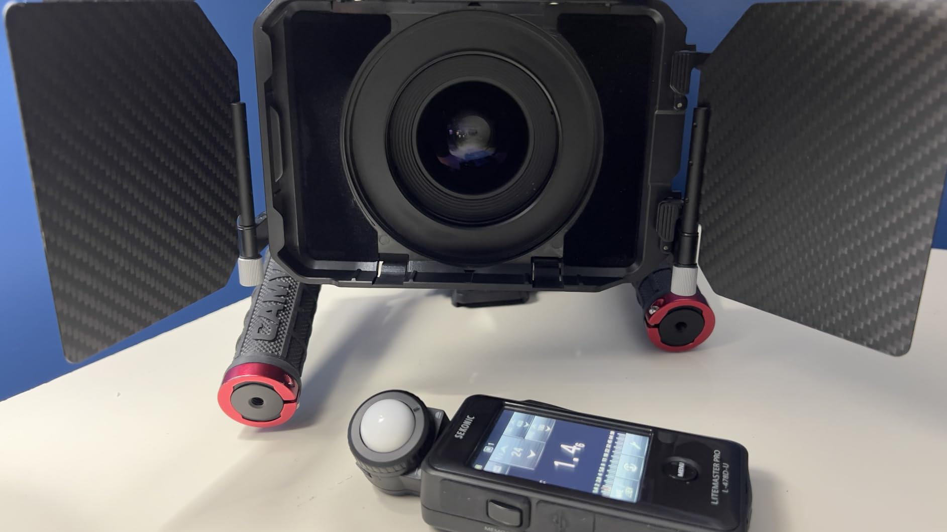 Sekonic LiteMaster Pro L-478D-U Light Meter, Touchscreen Incident & Reflected Meter with Flash Analyzing, Cine Frame Rate & Shutter Angle Control, Illuminance & Luminance Measurement customer photo 1