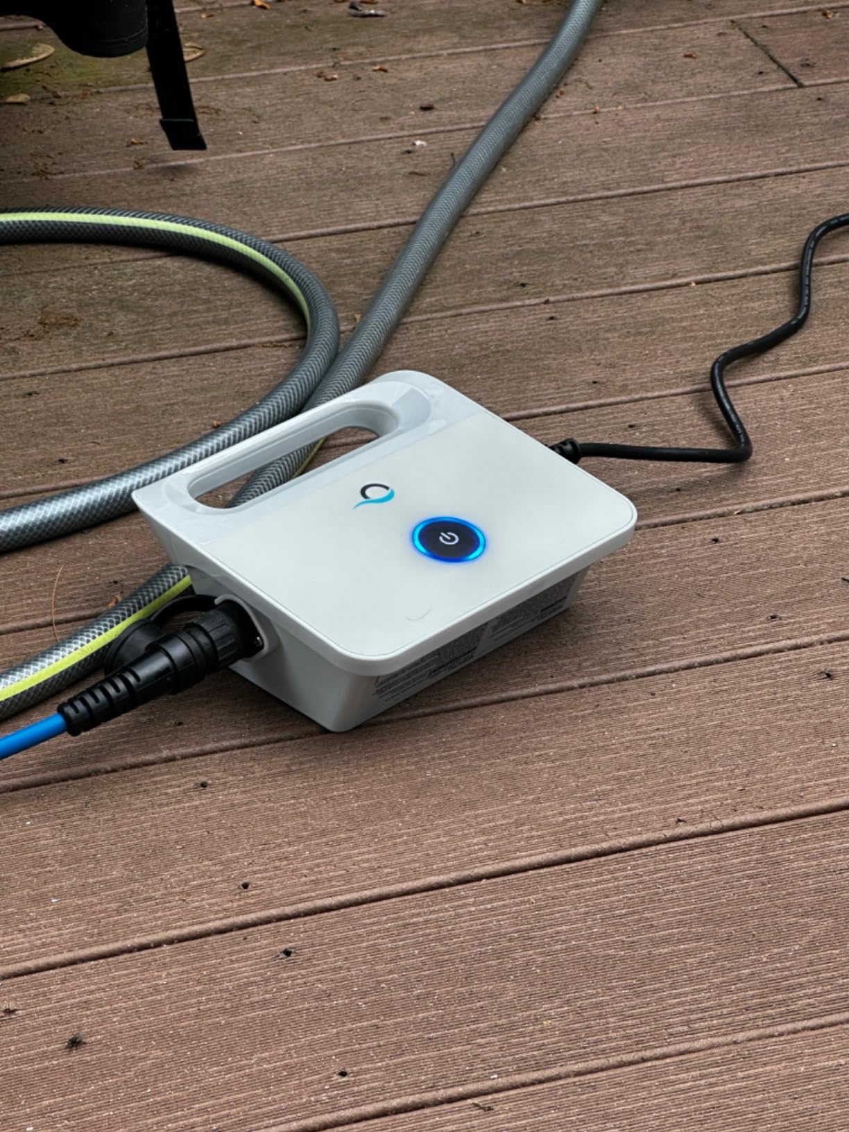 Dolphin (2026 Model) Nautilus AG Automatic Robotic Pool Vacuum Cleaner, Active Scrubber Brush, Top Load Filters Access, Ideal for Above-Ground Pools up to 33 FT in Length customer photo 1