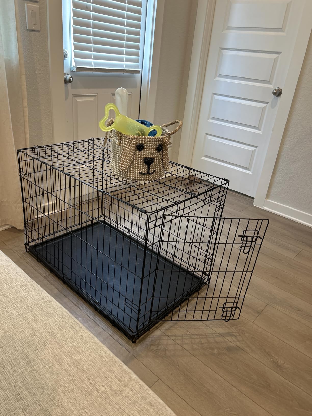 Midwest Homes for Pets 42-Inch New World Crate for Large Breeds, 71-90 lbs, Single Door Folding Dog Crate, Leak-Proof Tray & Secure Latch, Portable, Durable & Easy to Assemble customer photo 1