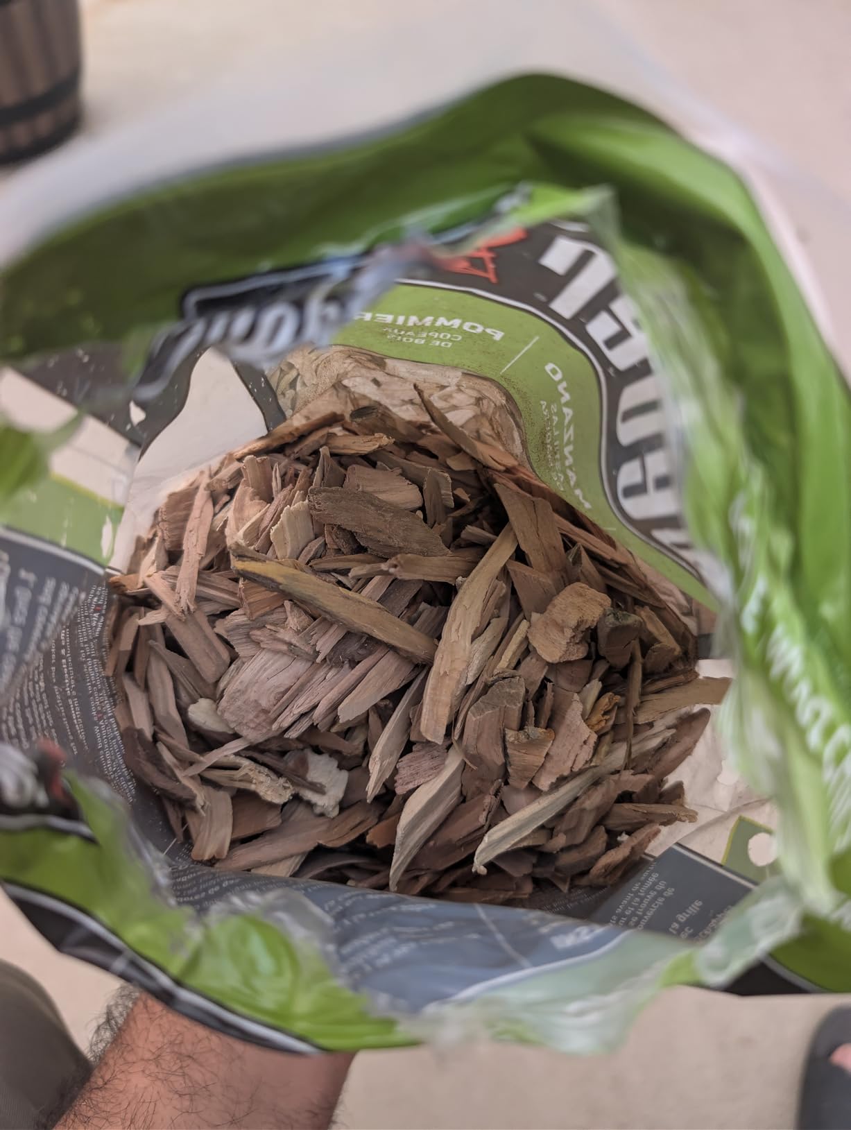Weber Apple Wood Chips Outdoor Cooking Fuel, 2 lb - Premium BBQ Smoking & Grilling Chips for Subtle, Sweet Apple Flavor - Ideal for Beef, Lamb, Poultry, Pork & Fish customer photo 1