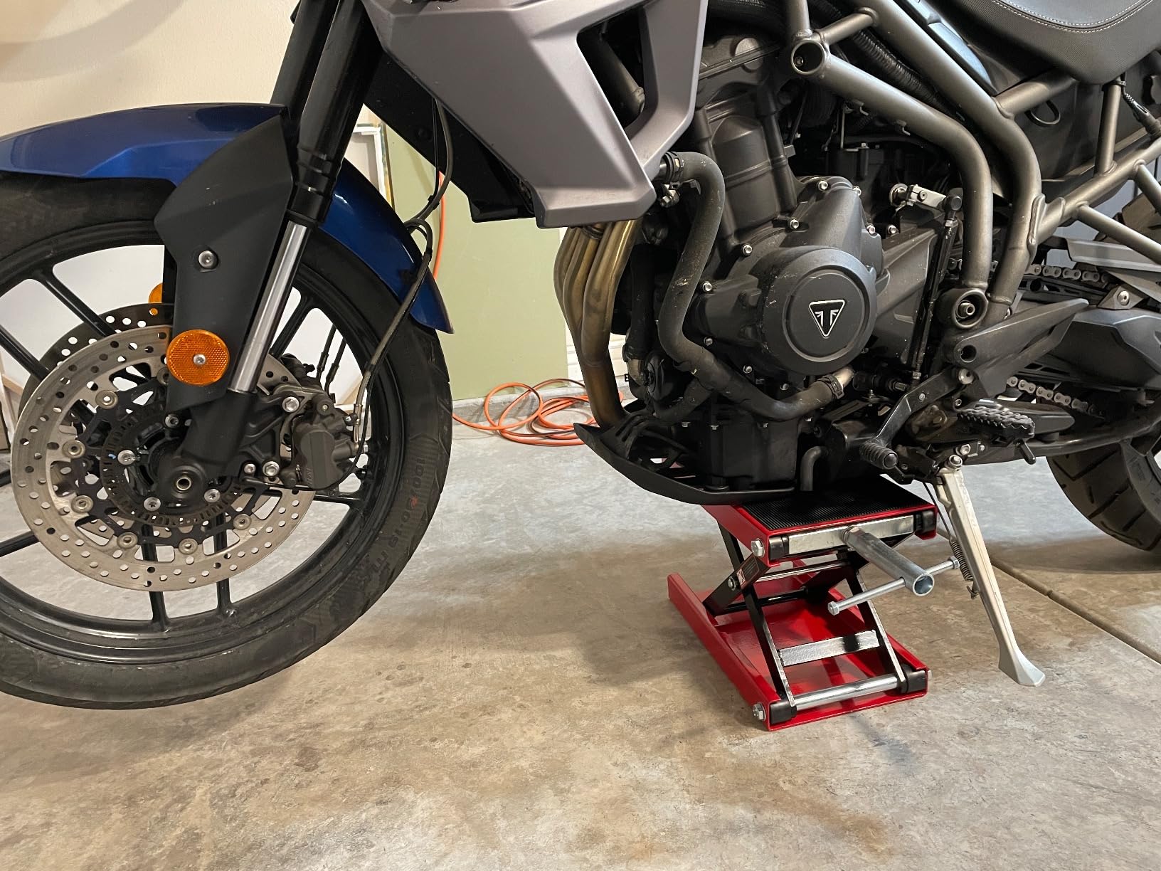 VIVOHOME 1100 LBS Motorcycle Lift Scissor Jack, Wide Deck Hoist Stand, Red | Height Adjustable Center Stand with Crank, Steel Lift for Cruiser, Dirt Bike, ATV customer photo 2