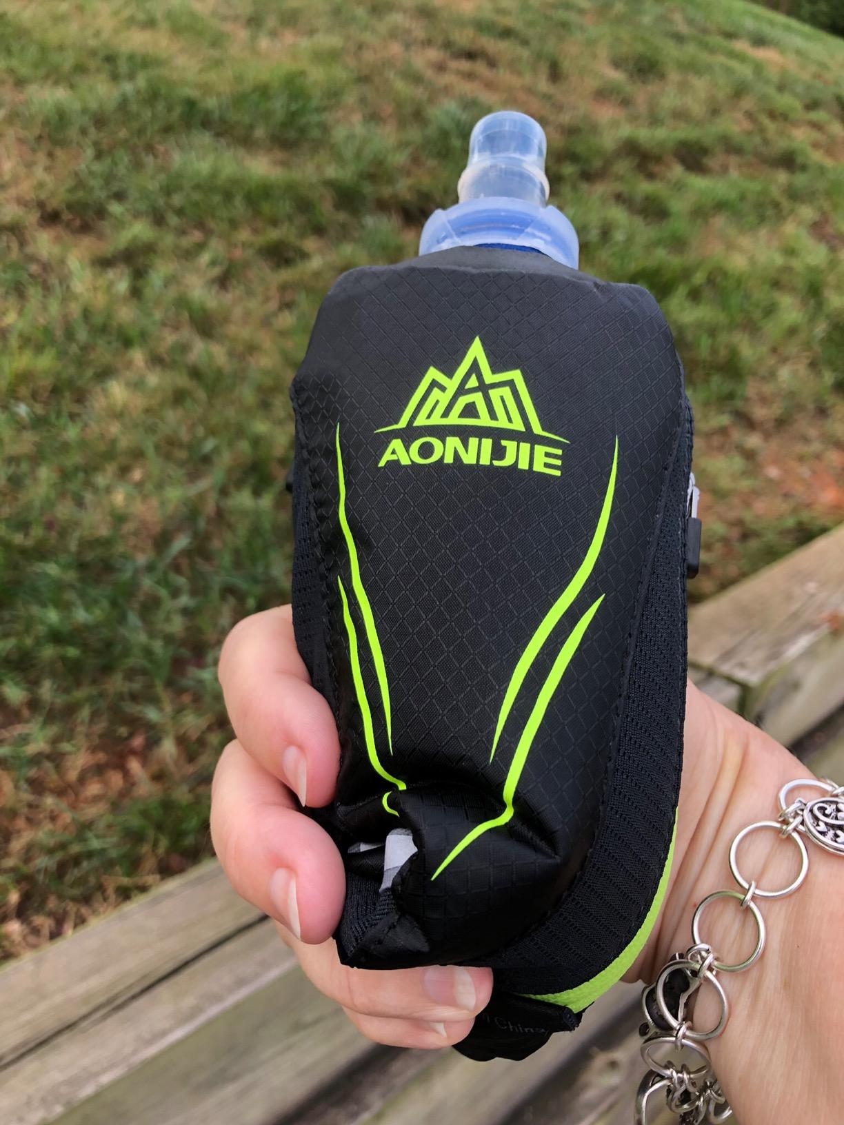 Quick Grip Chill 17 oz Handheld Soft Flask Water Bottle with Hydration Pack | 500ml Handheld Soft Water Bottle with Hand Strap Hydration Pack for Marathons, Hiking, Ultra Running and Outdoor Activity customer photo 1