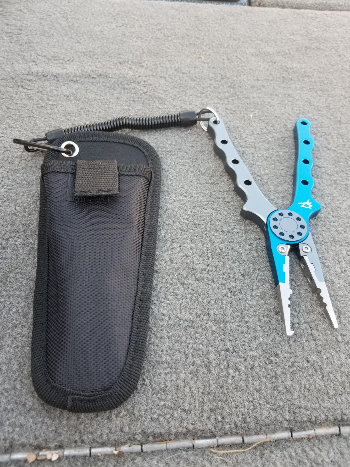 Piscifun Saltwater Fishing Pliers, Aluminum, Split Ring, Braid Cutter | Hook remover, tungsten carbide blade, spring-loaded jaws, ergonomic grip, sheath and lanyard customer photo 1